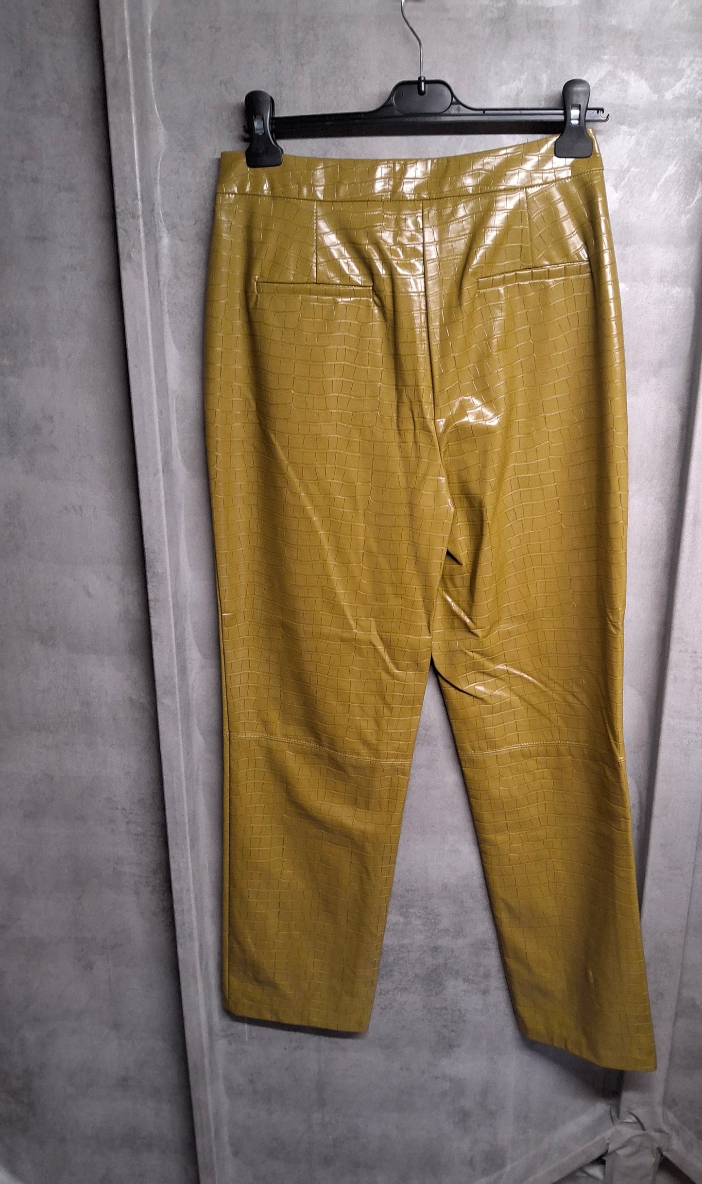 Primark Olive Green Croc-Effect Faux Leather Trousers – Size 12 – NWT