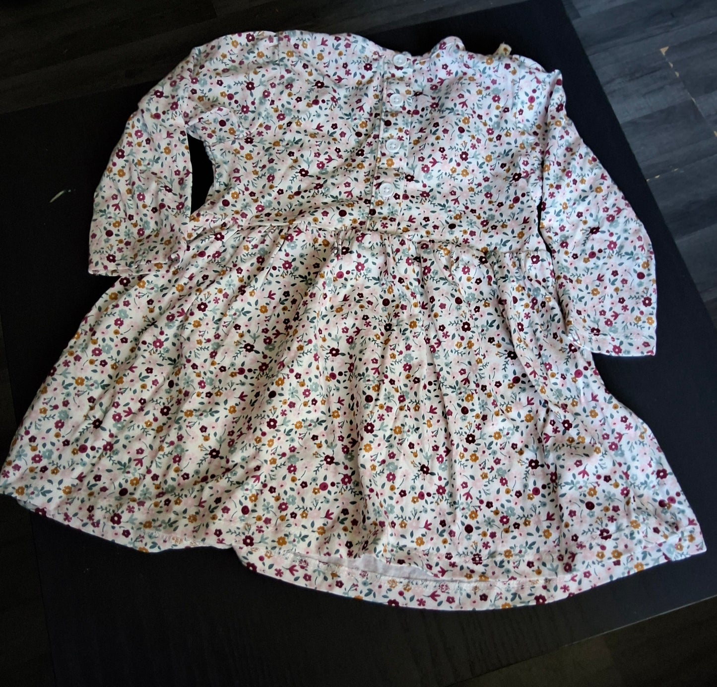 Primark Girls White Floral t-shirt β 18β24 Months β Cotton & Polyester