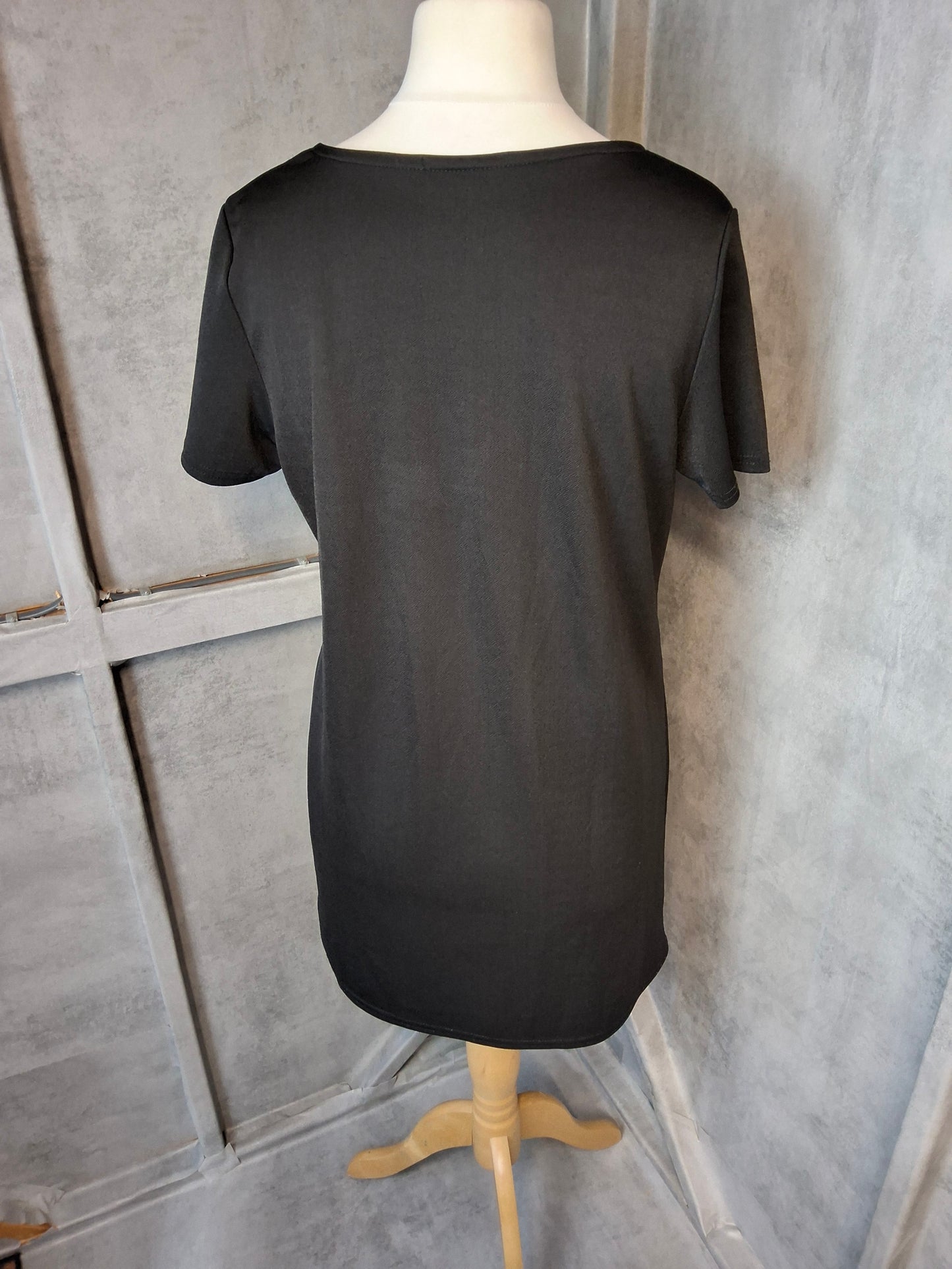 Missguided Black T-Shirt Mini Dress ā Size 12 | Effortless & Easy āØš¤