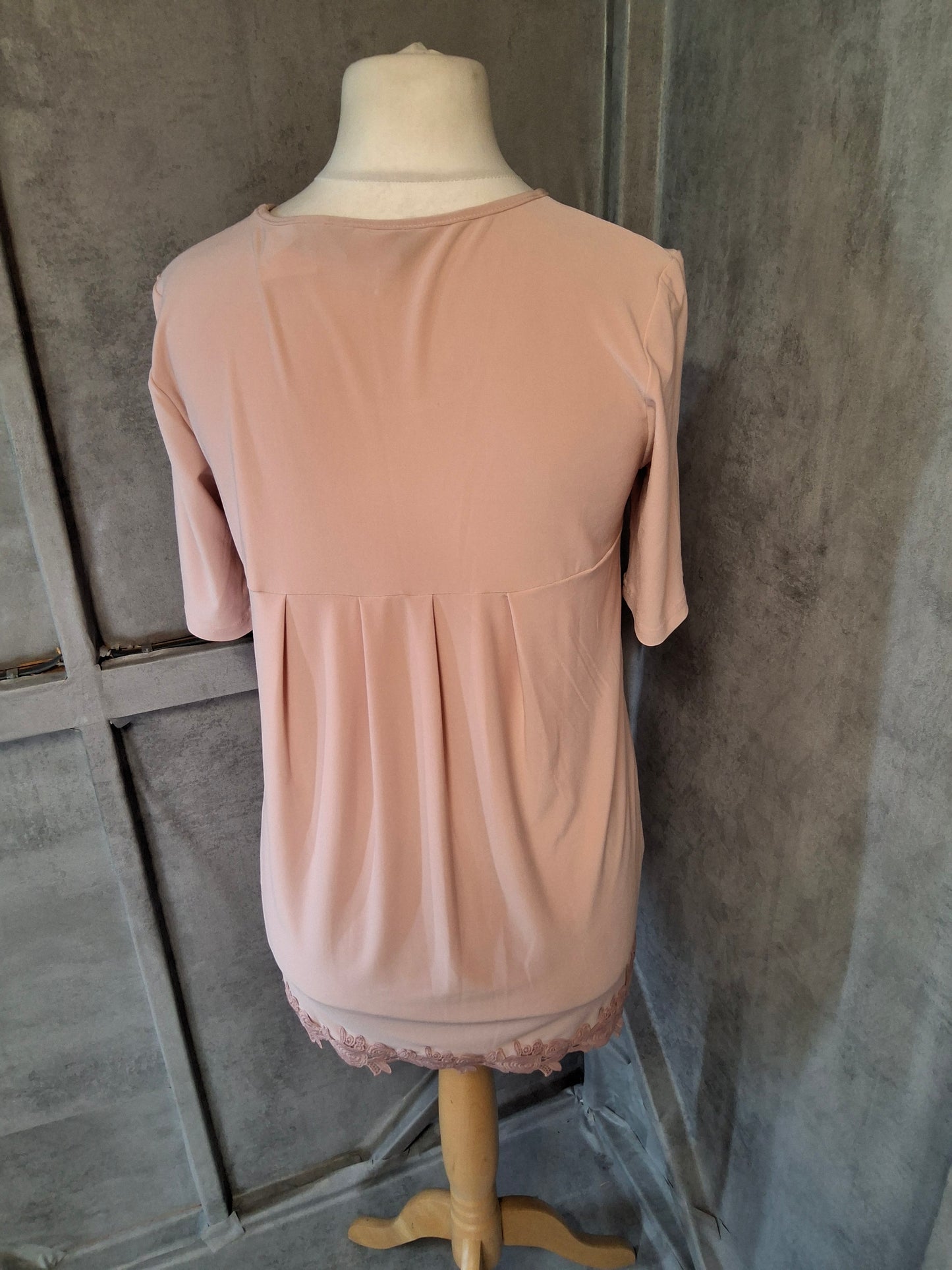 Nina Leonard Dusky Pink Lace Hem Mini Dress / Long Top – Size S (UK size 10/12)