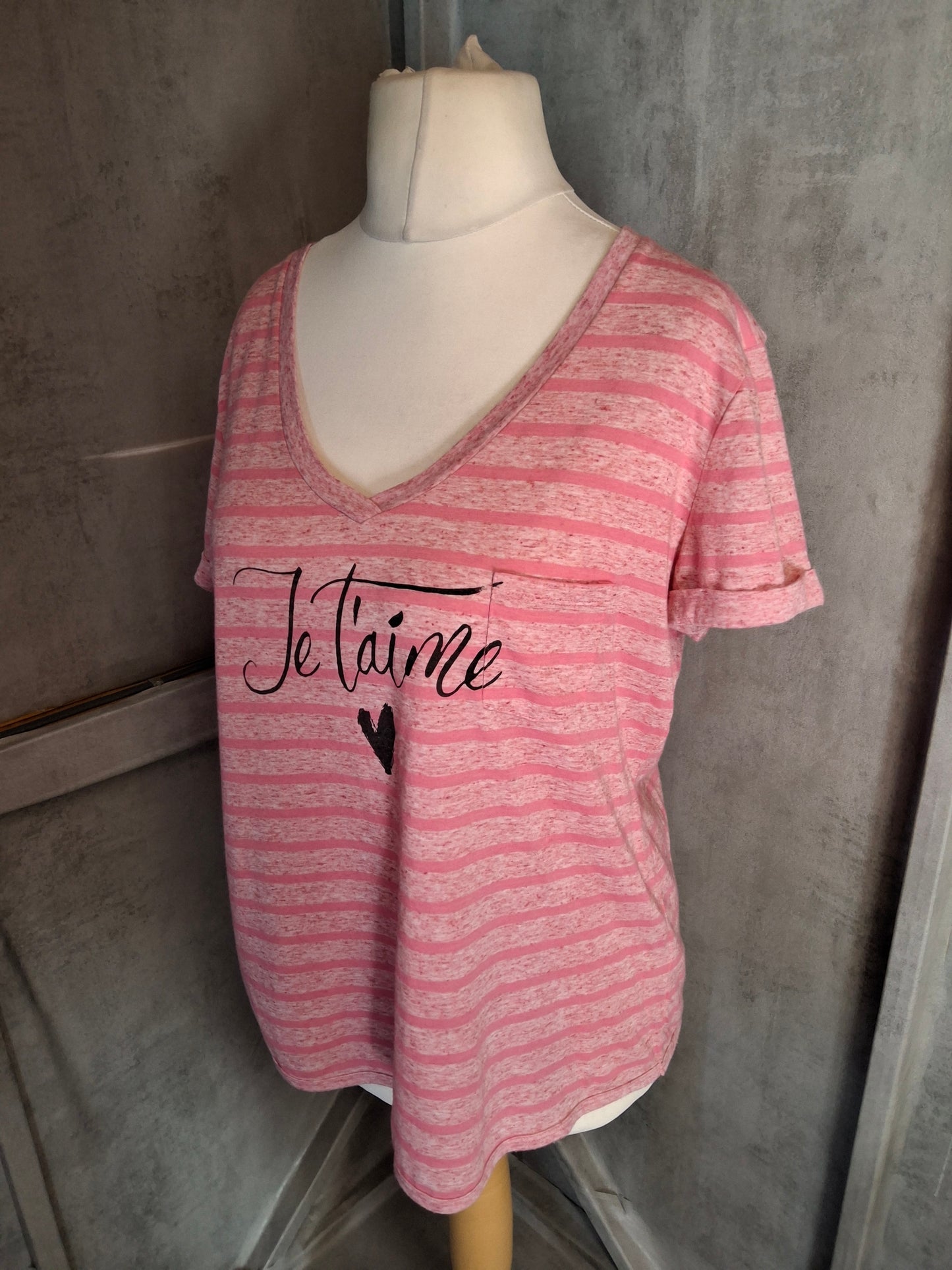 Marks & Spencer Pink Striped V-Neck T-Shirt – Size 16 – “Je T’aime” Print