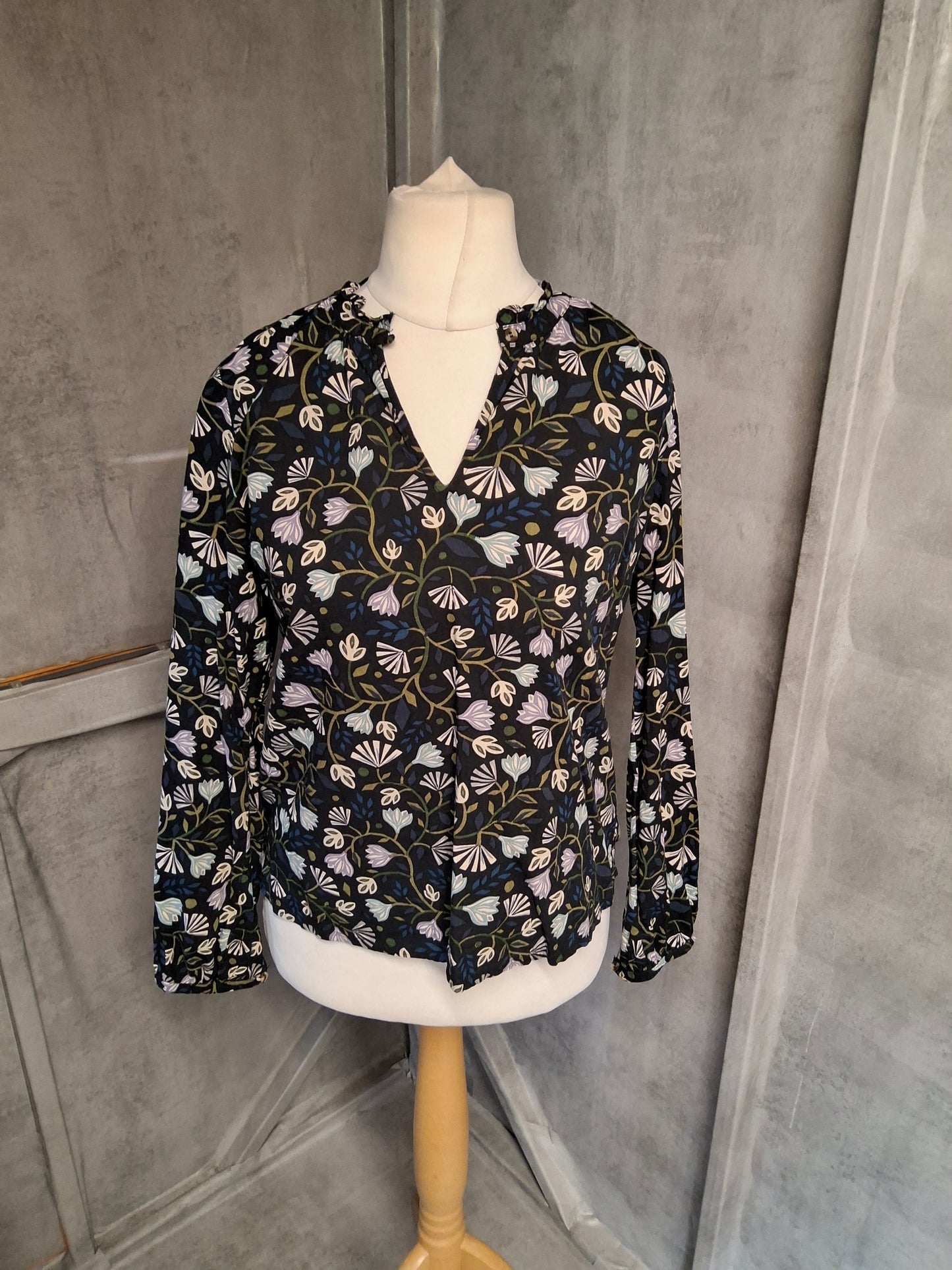 Seasalt Cornwall Black Floral Long Sleeve Blouse – Size 10 – Cotton Blend
