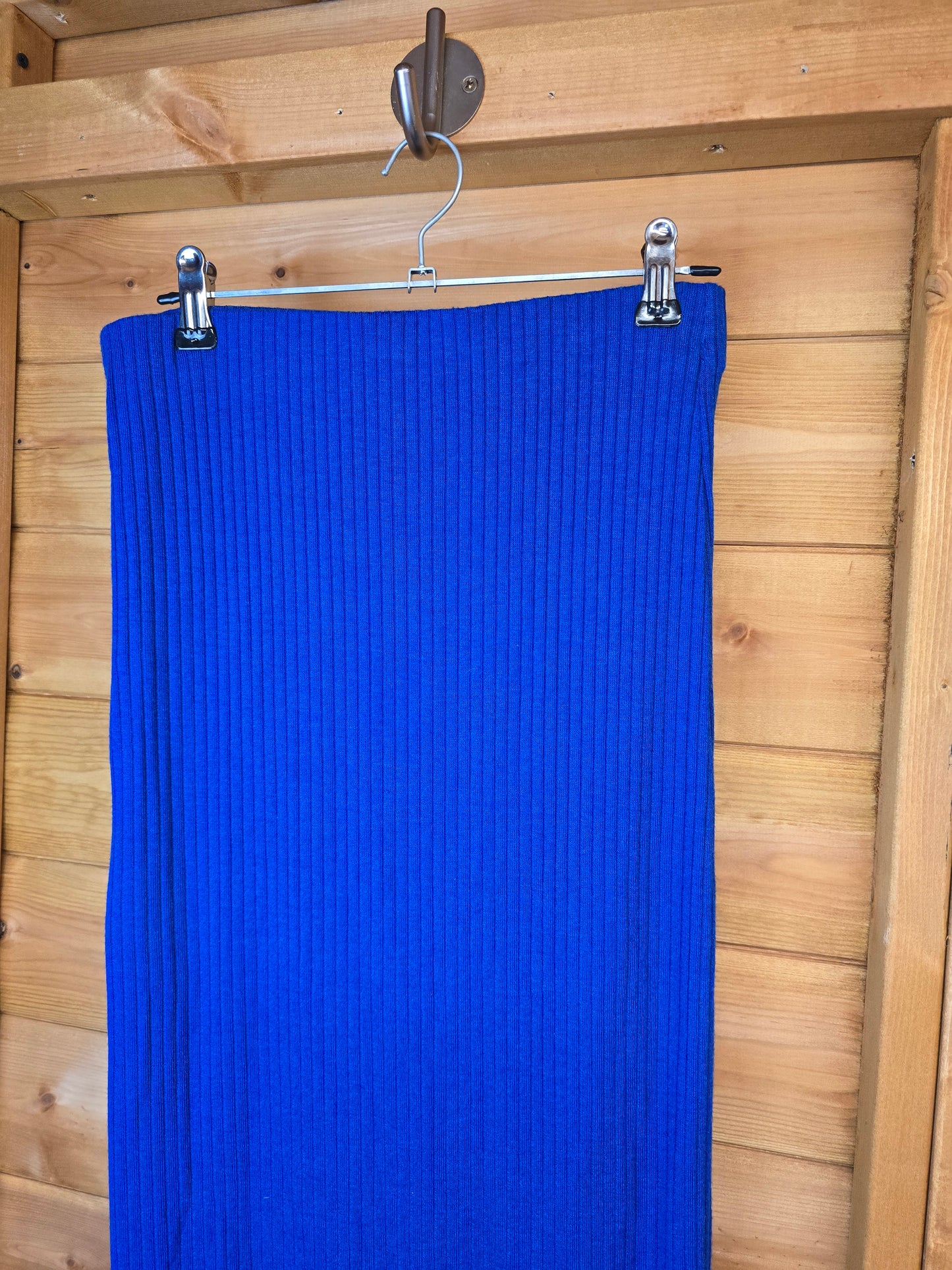 Stradivarius Blue Ribbed Bodycon Skirt Size XS – Front Split, Elastic Waist, Knee Length