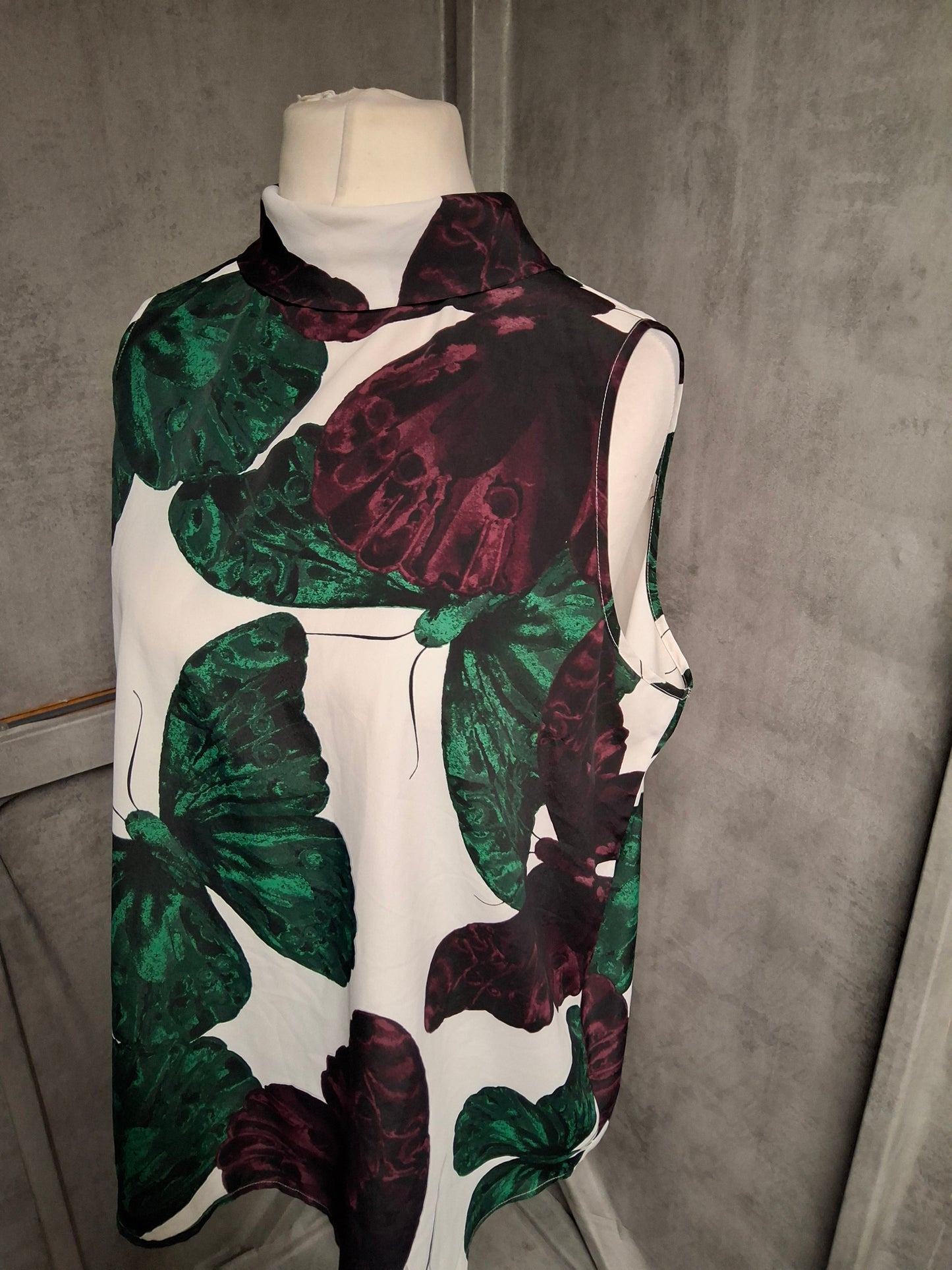 Next Size 18 Sleeveless Butterfly Print Top β High Neck & Zip Back β White, Green & Purple