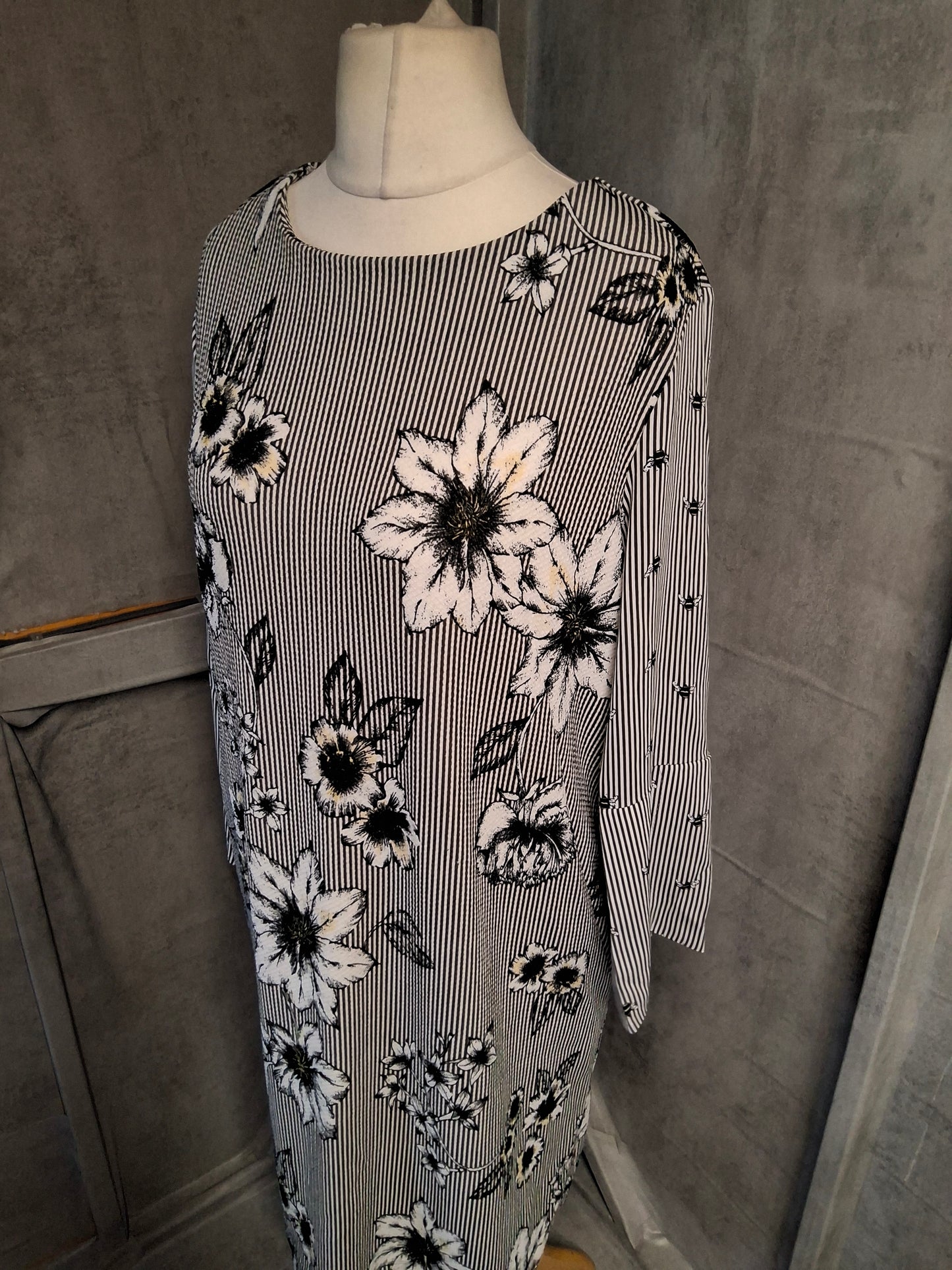 Next Black & White Stripe Floral Bee Print Midi Dress ā Long Sleeves, Size 16, Polyester