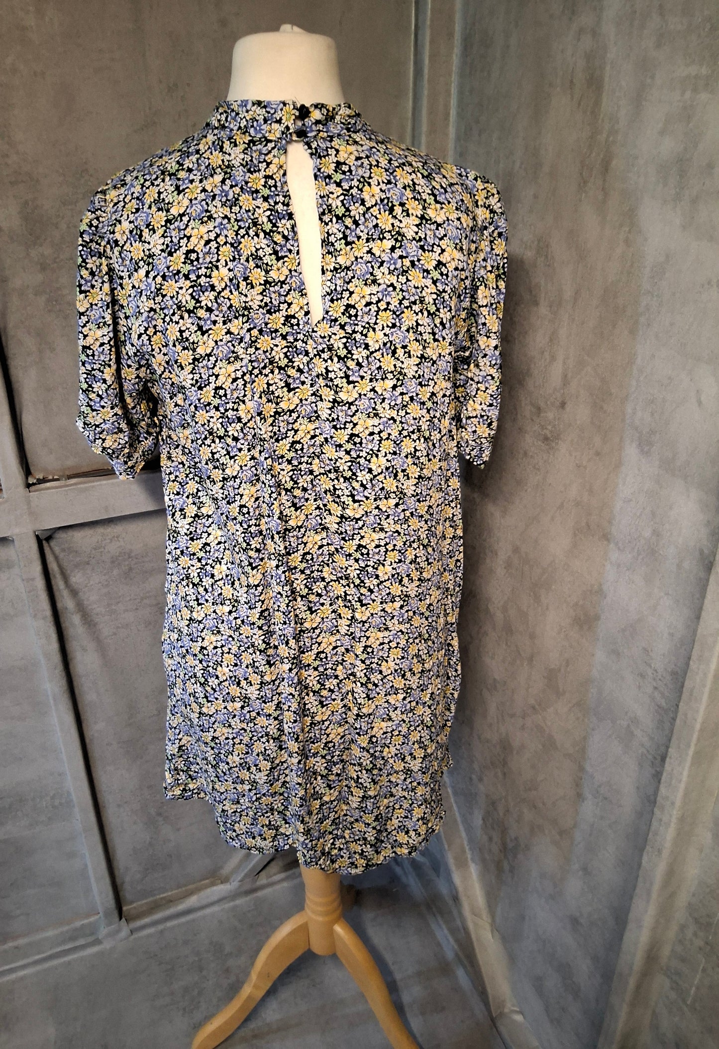 George Floral Knee-Length Dress – Size 12 – 100% Viscose