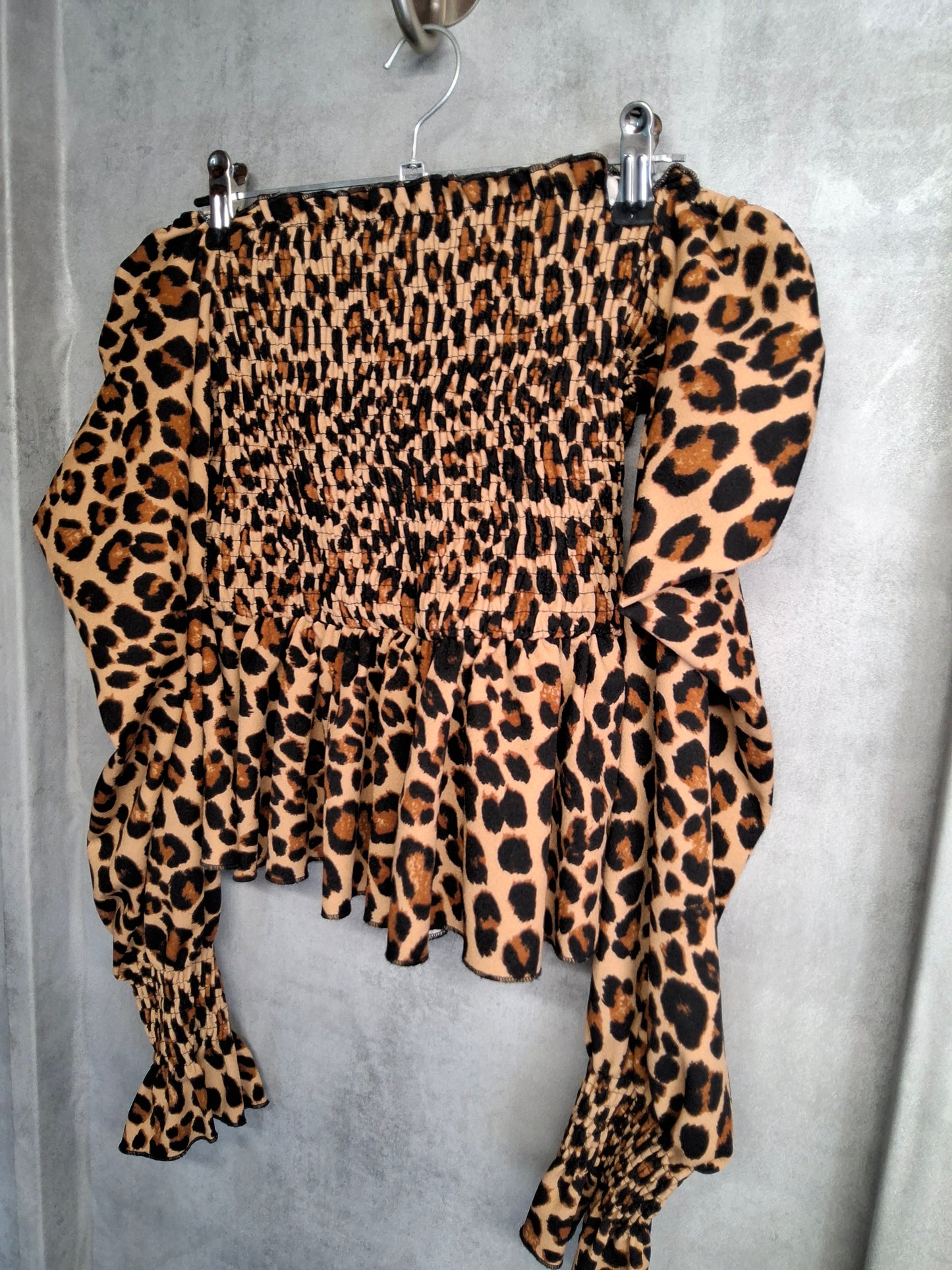 New Look Leopard Print Crop Top β Size 10 β On or Off Shoulder π