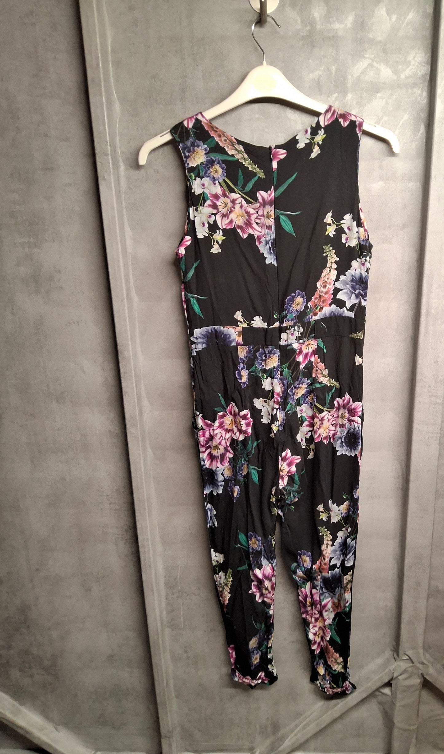 Wallis Black Floral Skinny-Leg Jumpsuit – Size 10 – Cut-Out Detail – 100% Viscose – Summer Ready