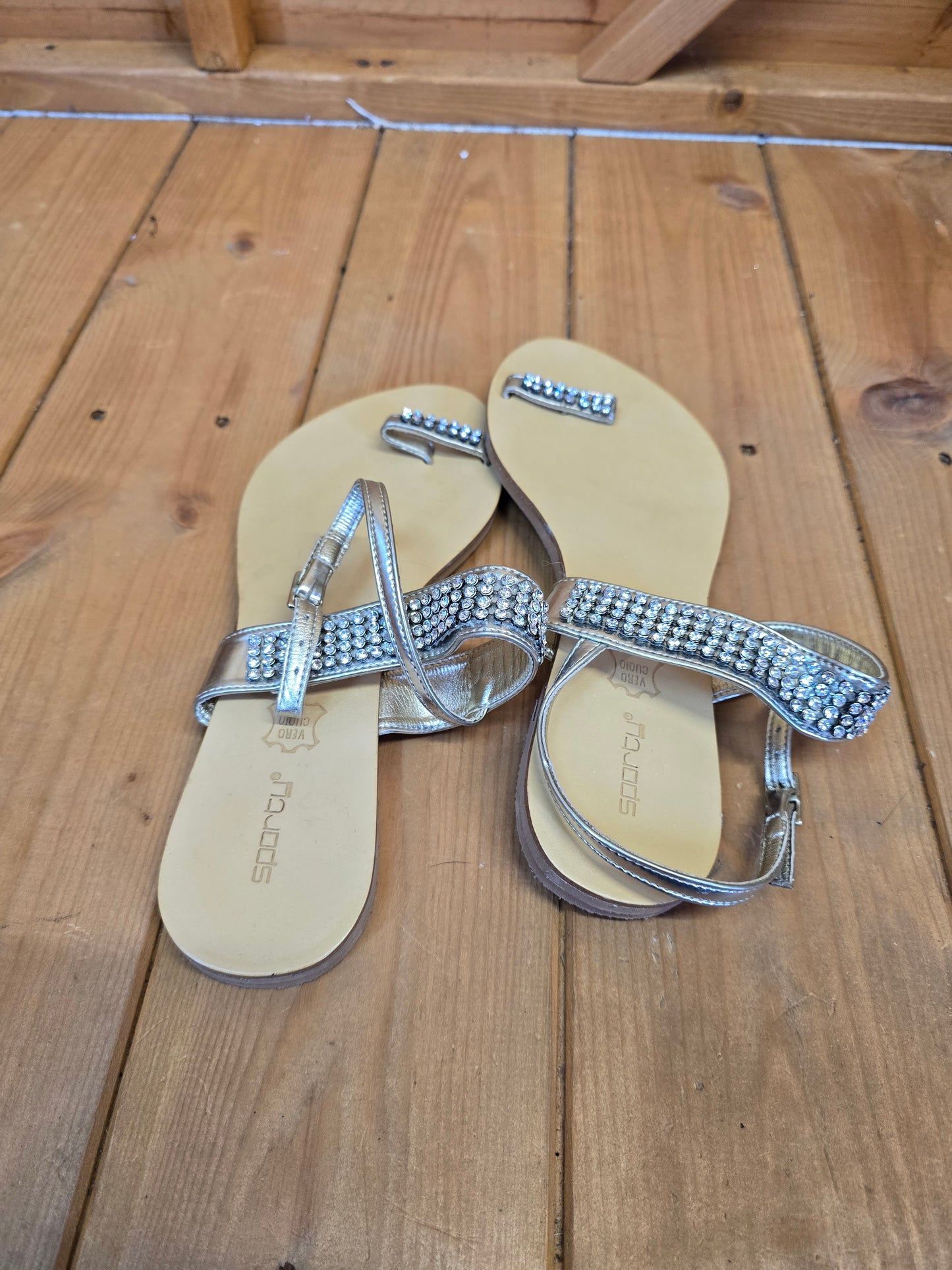 Sporty Silver Gem Open Toe Sandals Euro 38 / UK 5 – Real Leather, Buckle Closure
