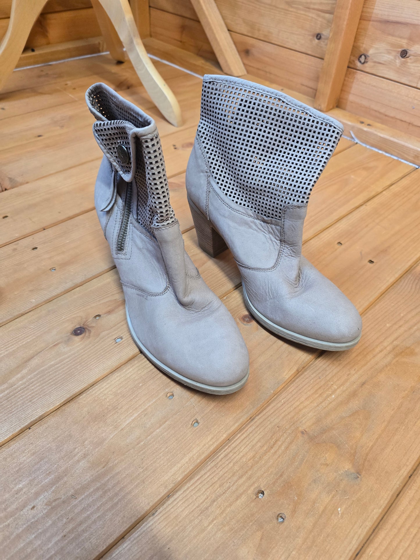 Nero Giardini Cream/Beige Ankle Boots – UK Size 4 / EU 37, Block Heel, Mesh Style