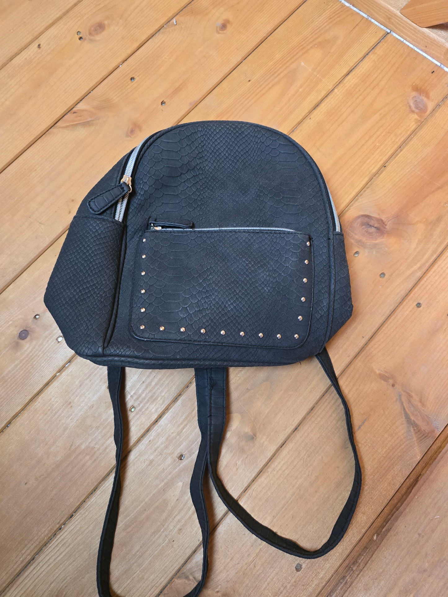 Primark Dark Grey Satchel Bag – Croc Style, Adjustable Strap, Zip Close, 25x27cm, Exterior Pocket