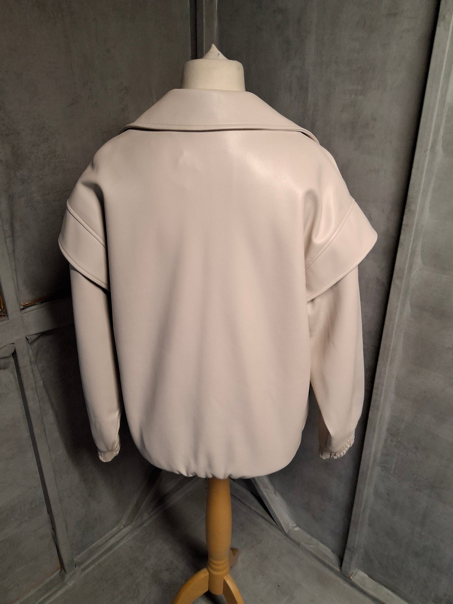 Missguided Cream Oversized Biker Jacket – Size 8