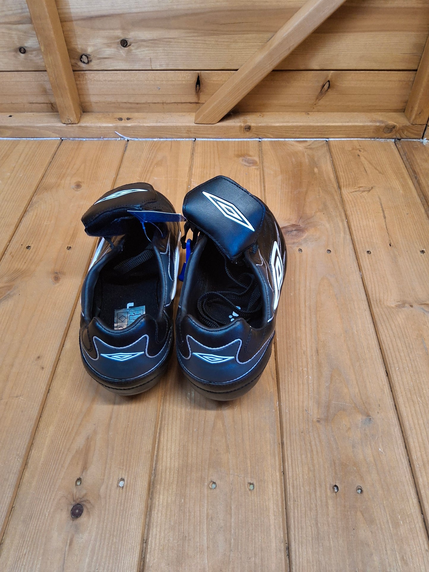 Umbro Men’s Black Football Boots – UK 9 – New with Tags