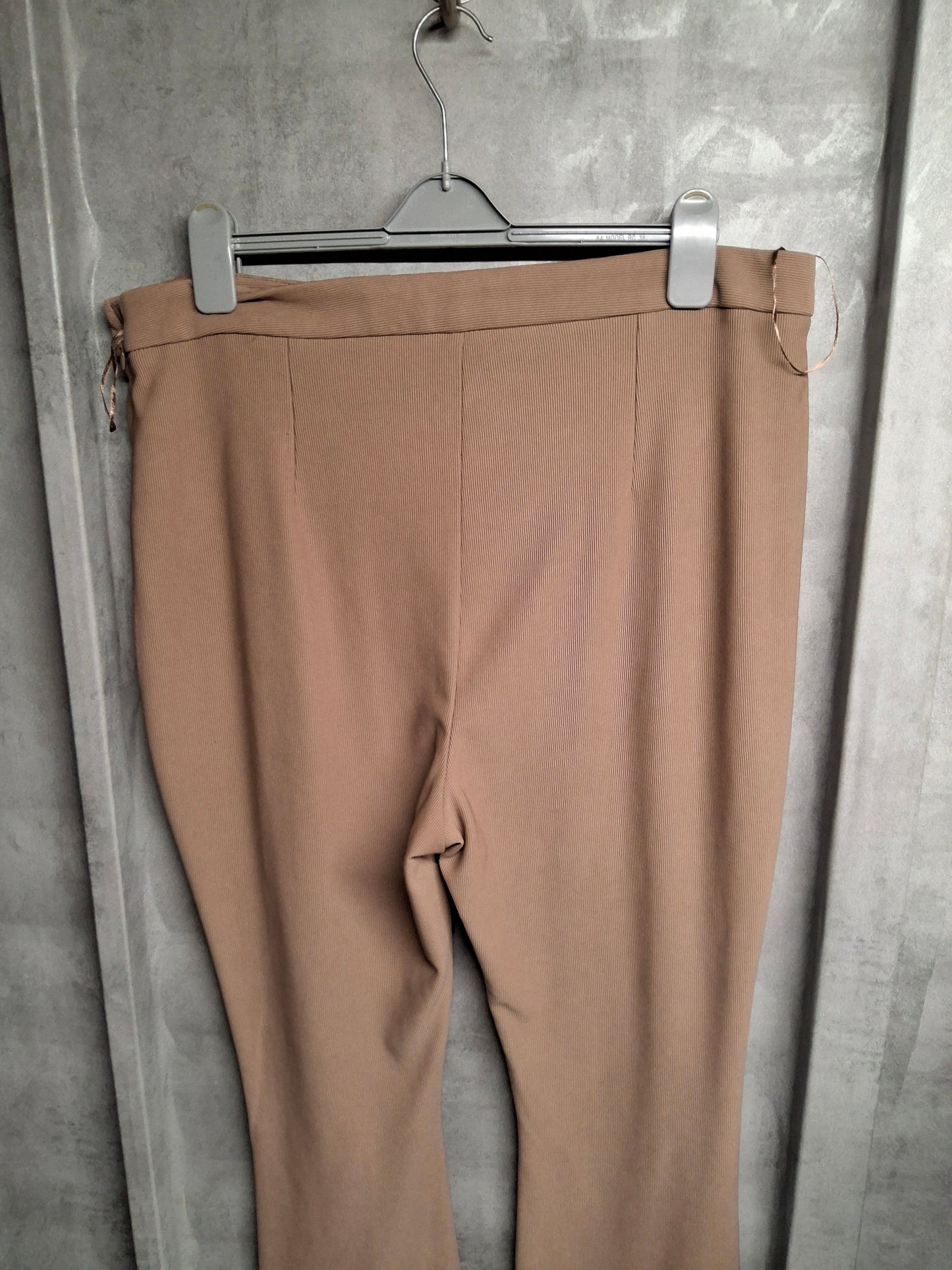 Primark Camel Ribbed Flared Leggings – Size 20 – High Waisted with Side Zip & Slit Hem