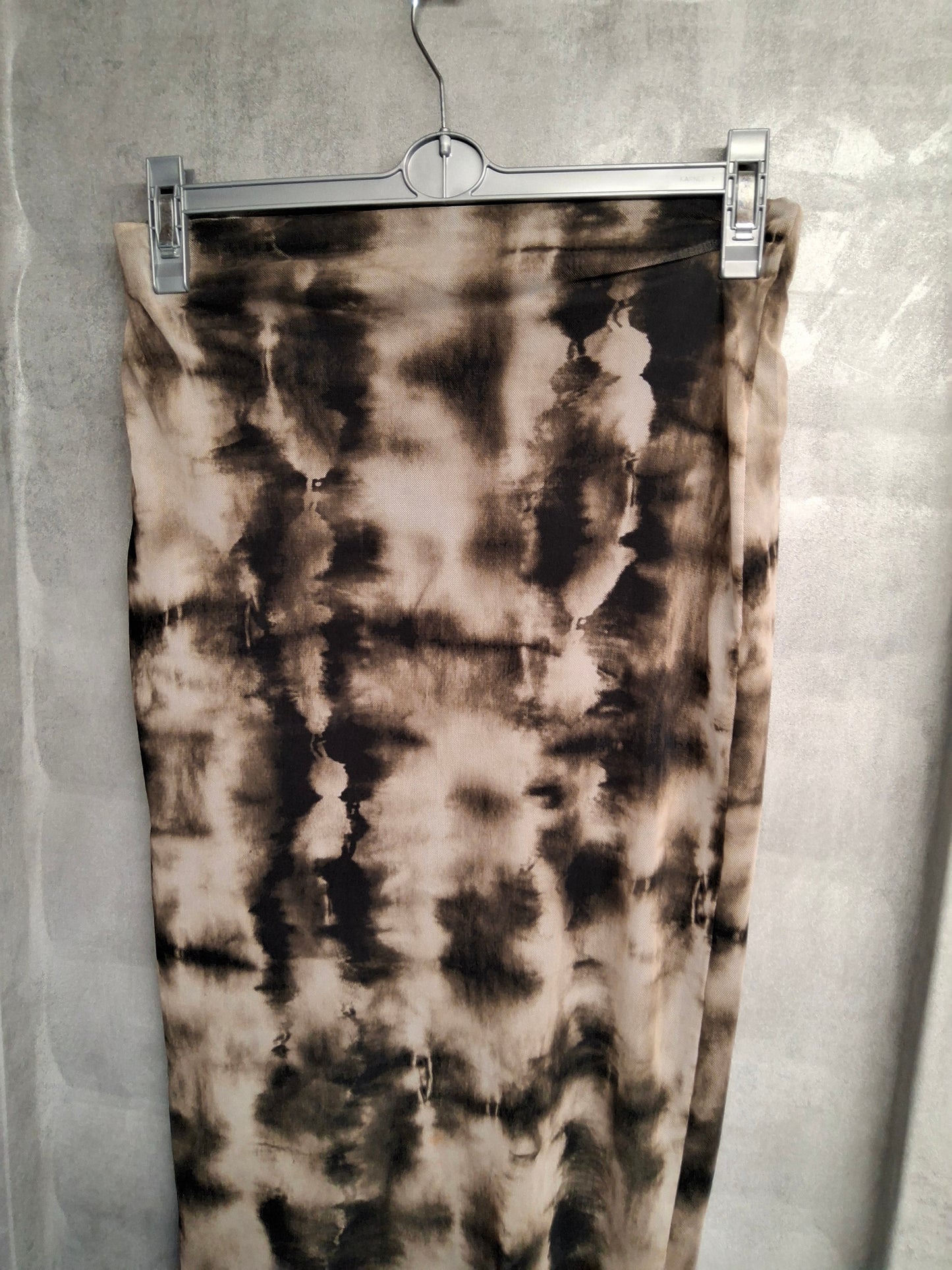 F&F Black & Beige Tie-Dye Midi Skirt – Size 6 – Bodycon Fit