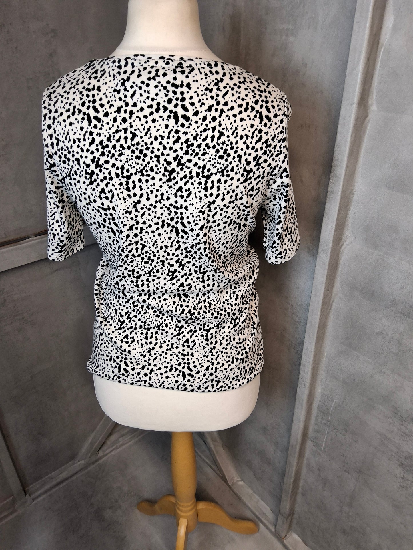 M&S Size 16 Animal Print T-Shirt – Wild, but Make It Cotton