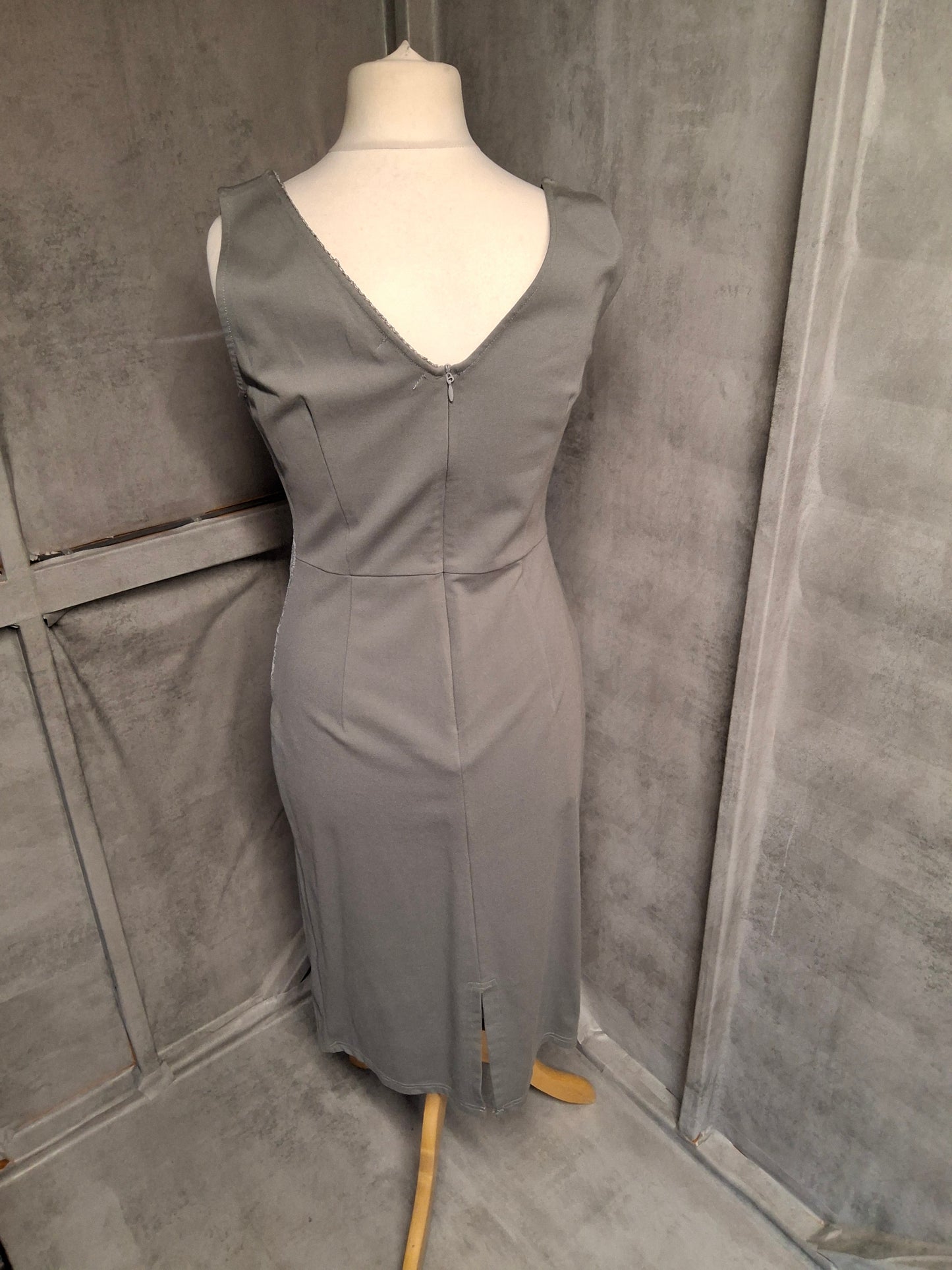 Ilanni Grey Bodycon Midi Dress – Size 12 – Lace Detail
