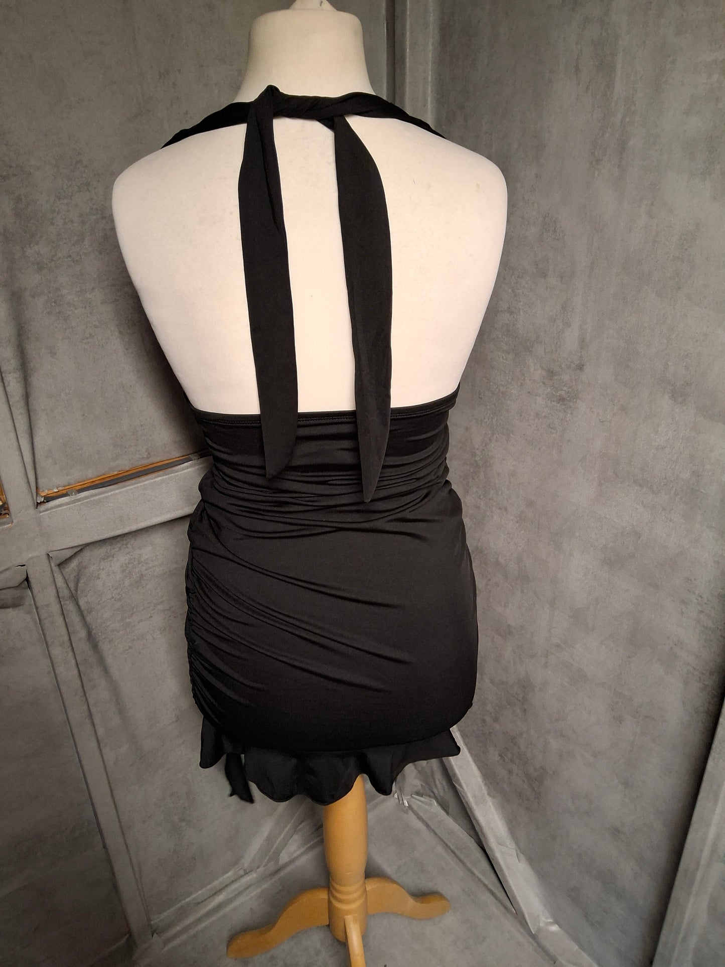 Shein Petite Black Plunge Halter Mini Dress with Bow Detail ā Size M UK size 8/10