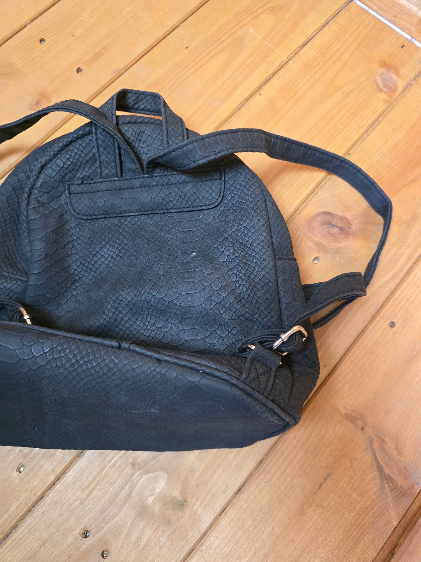 Primark Dark Grey Satchel Bag – Croc Style, Adjustable Strap, Zip Close, 25x27cm, Exterior Pocket