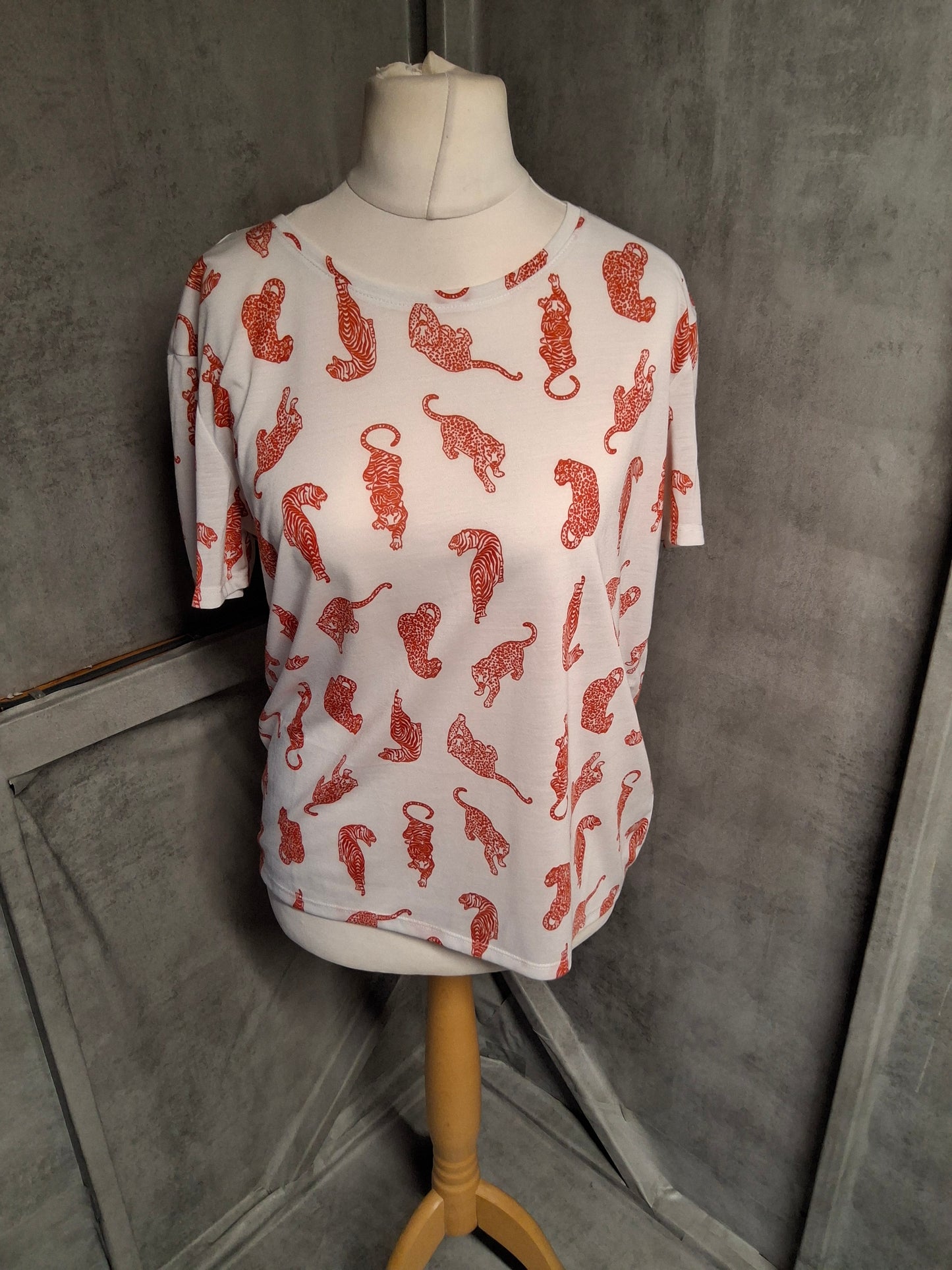 M&S White & Orange Animal Print Tee – Statement Tiger Vibes – Size 12