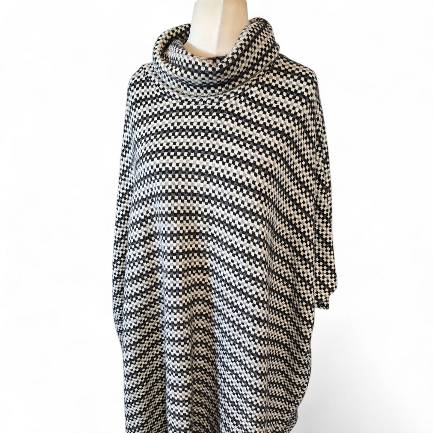 LV Clothing Made in Italy Checked Turtle Neck Jumper β One Size (Best Fits 22+) β Grey, White & Black