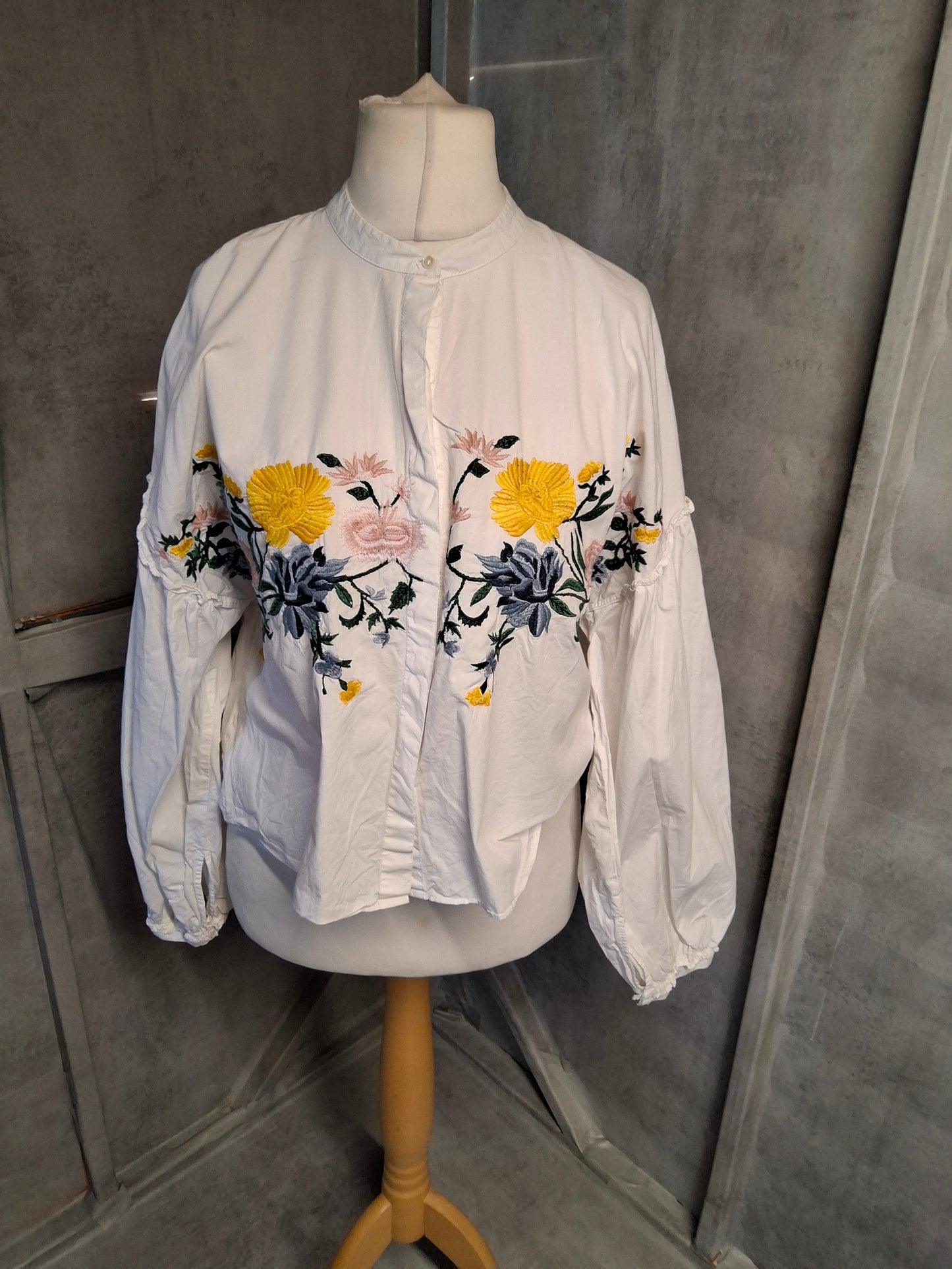 Zara White Embroidered Floral Shirt β 100% Cotton β Long Sleeve