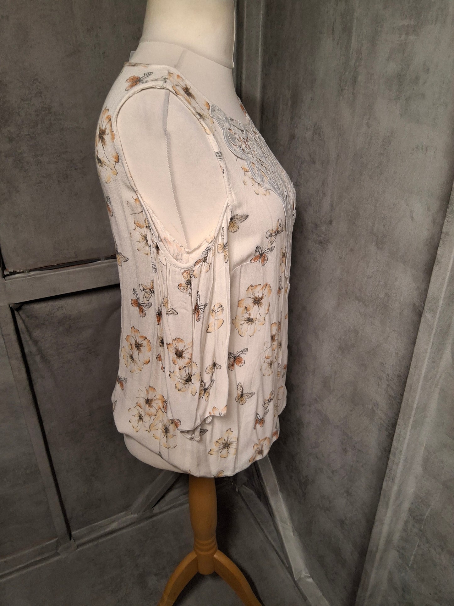 F&F Cold Shoulder Butterfly Top – Size 12