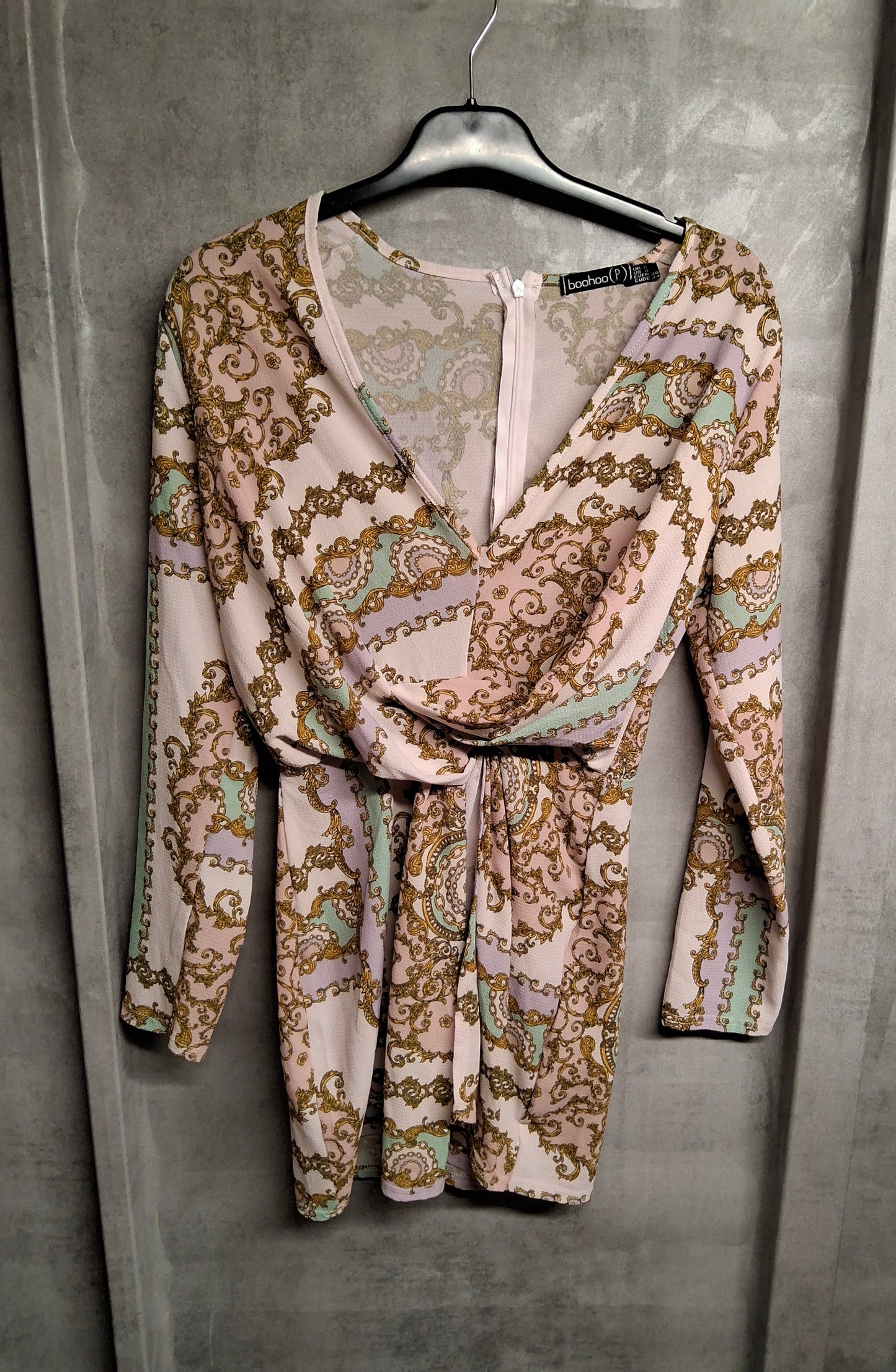 Boohoo Petite Pink & Gold Patterned Wrap Mini Dress – Size 8