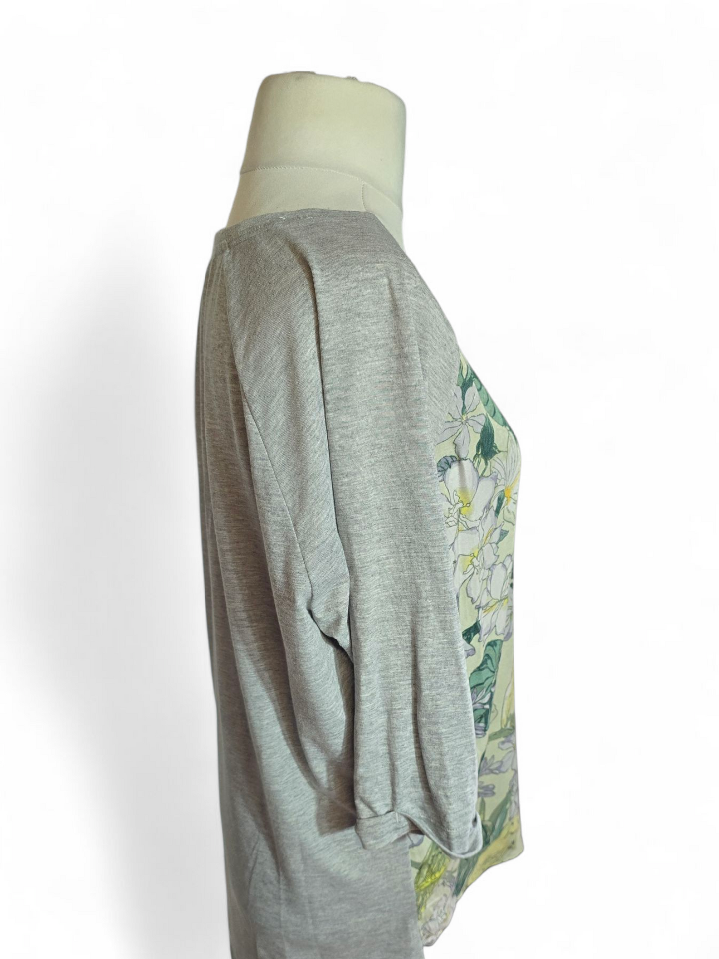 Tu Grey & Yellow Floral Bird Print Top Size 18 – 3/4 Sleeves, Chest Pocket, Round Neck