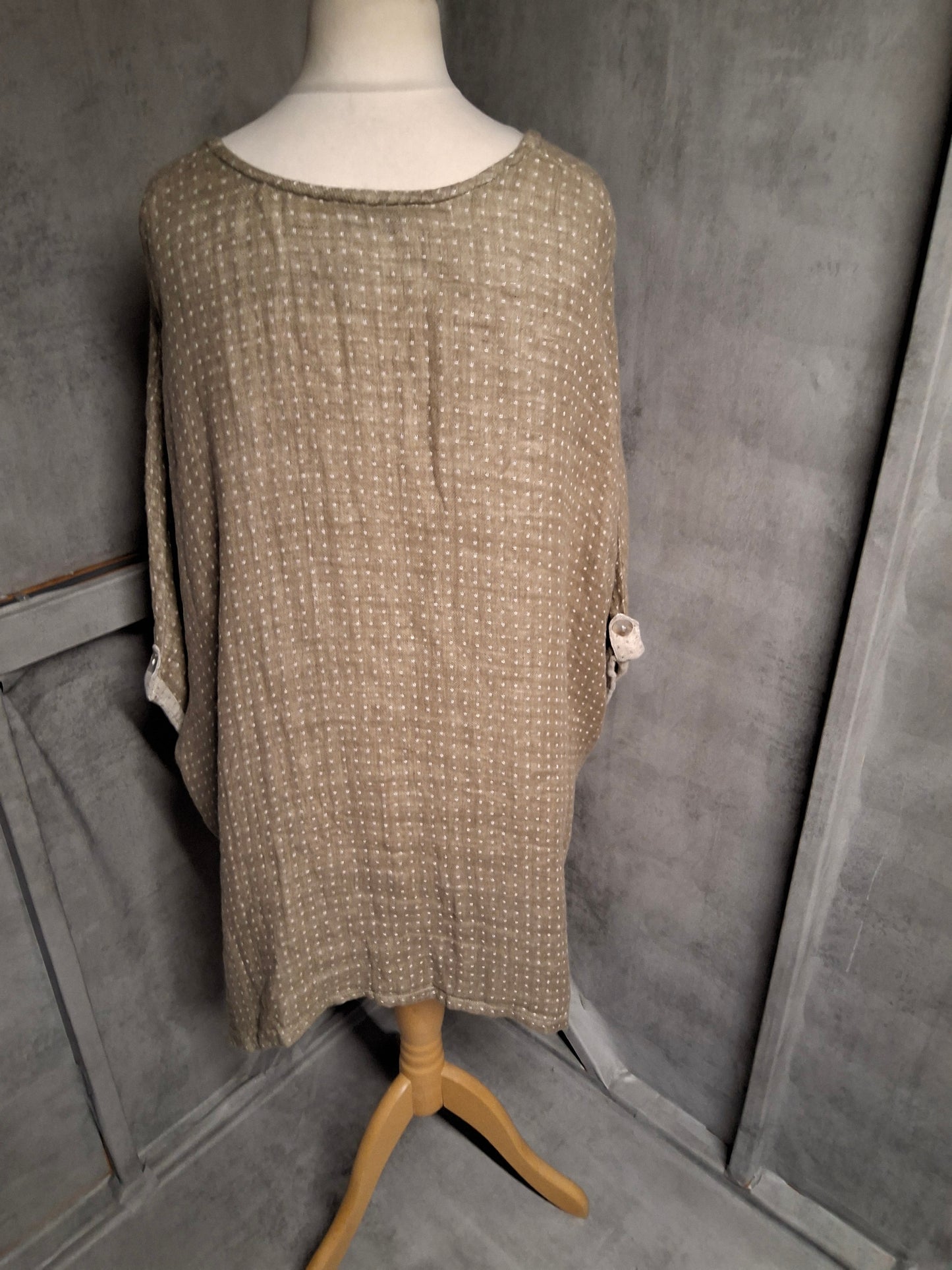 Box2 Linen Oversized Tunic Dress – One Size (Best Fits 16–20+) – For When You Want to Breathe and Snack Freely