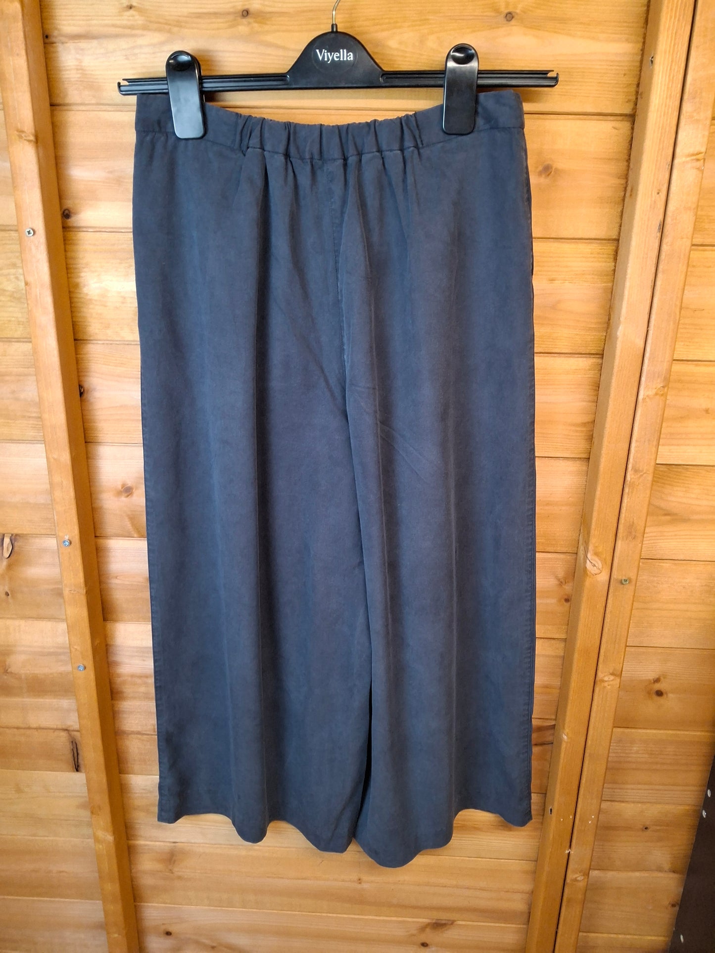 Laura Ashley Navy Flared Cropped Trousers Size 10 ā 100% Tencel