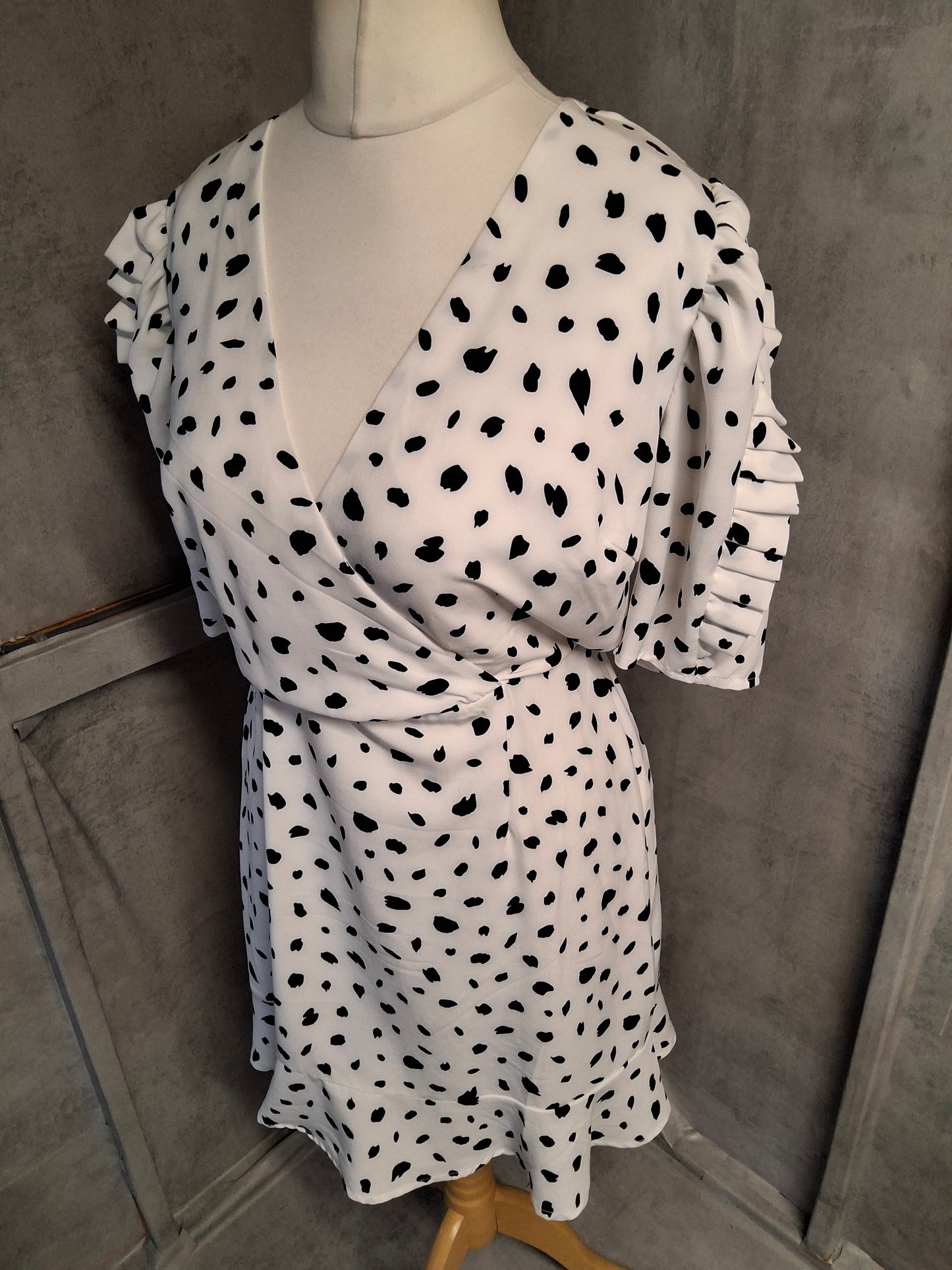 AX Paris White & Black Polka Dot Mini Dress β Size 10 β Wrap Style β Frill Sleeves β V-Neck
