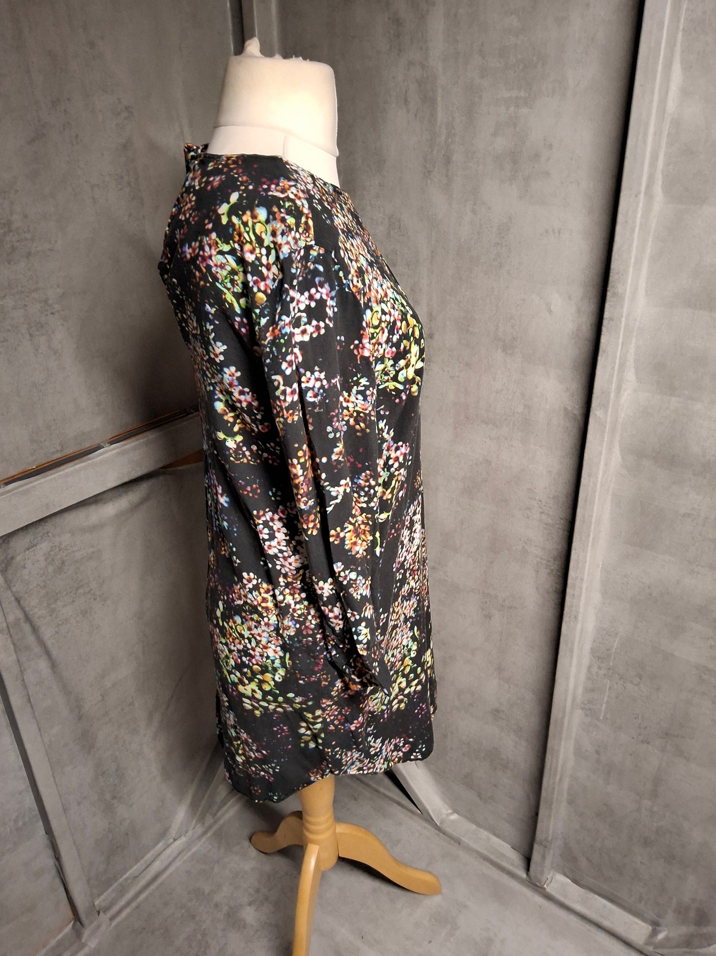 & Other Stories Floral Mini Dress – Size 10 – ¾ Sleeves – Keyhole Back – Black with Colourful Print