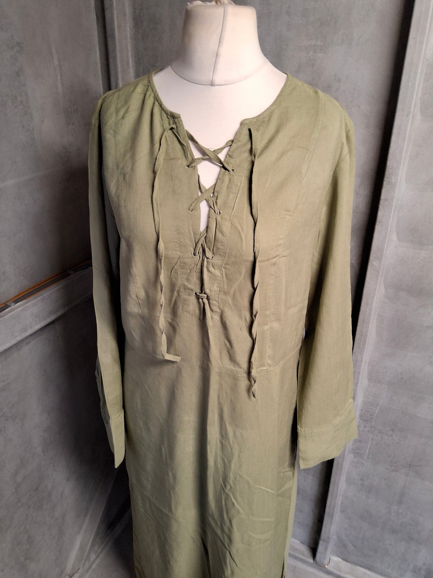 H&M Khaki Green Midi Tunic Dress – Size M (UK size 10/12)