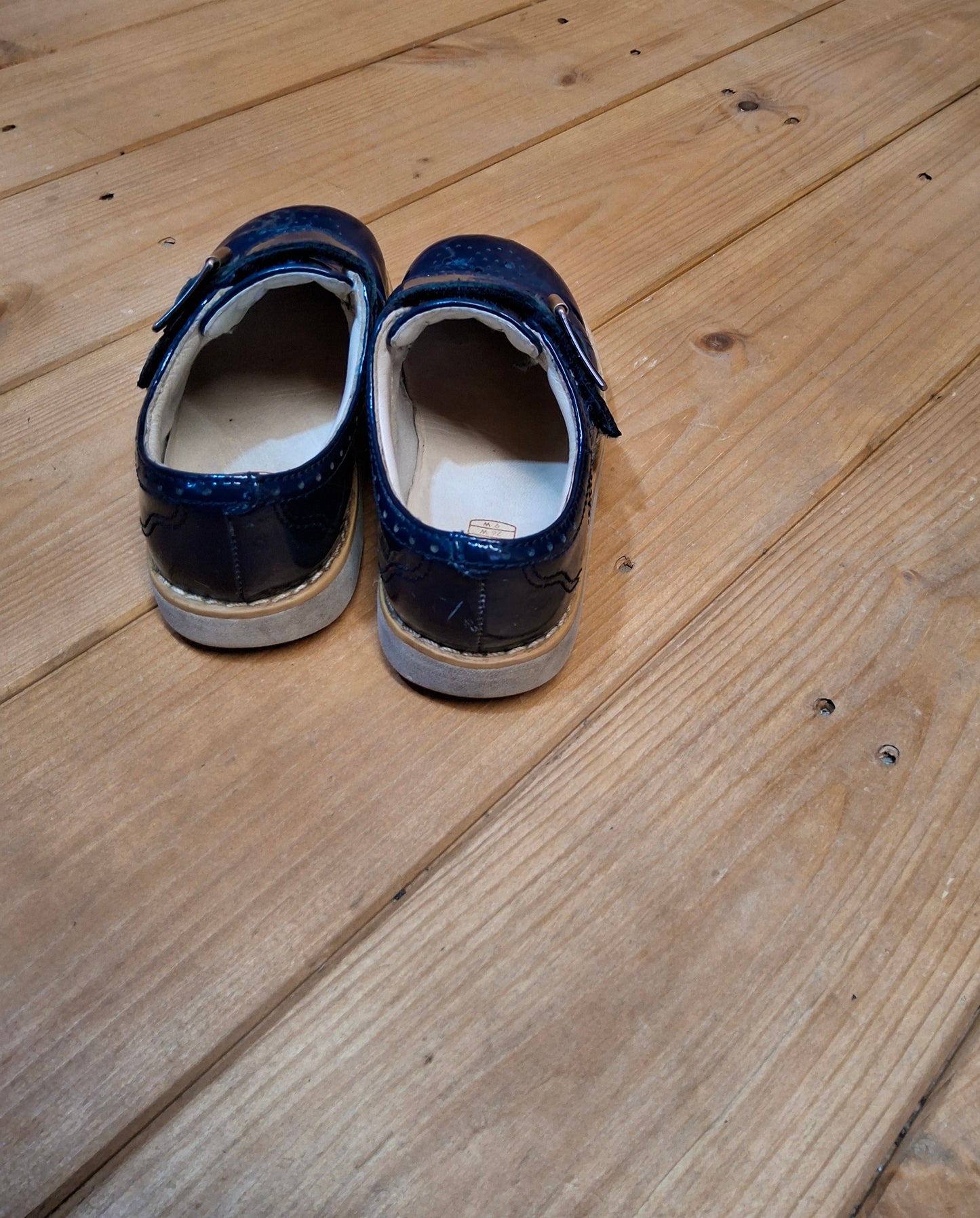 Clarks Navy Patent Brogue Shoes Size 8.5G β Velcro Fastening Kids School Shoes