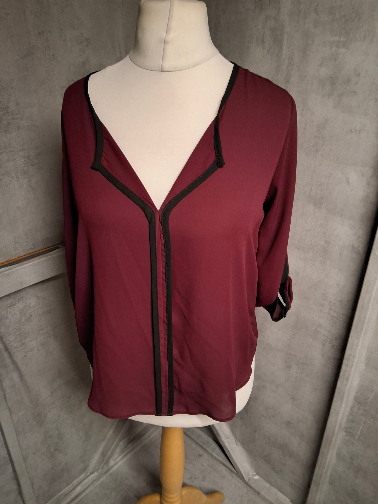 Dorothy Perkins Petite Burgundy Sheer V-Neck Blouse – Size 12 – BNWT