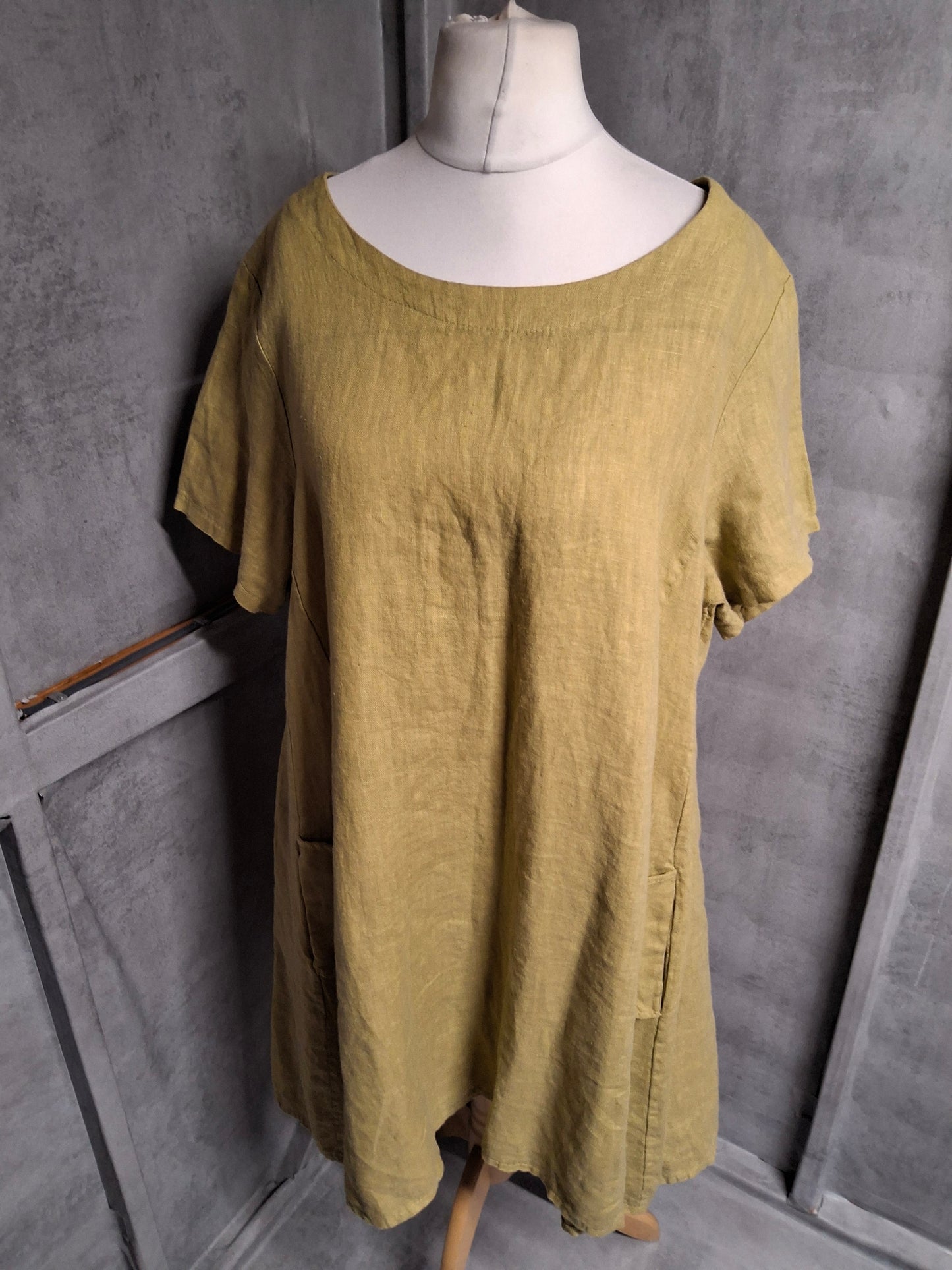 Vera Tucci Italian Linen Midi Dress β Light Green β UK size 12β16