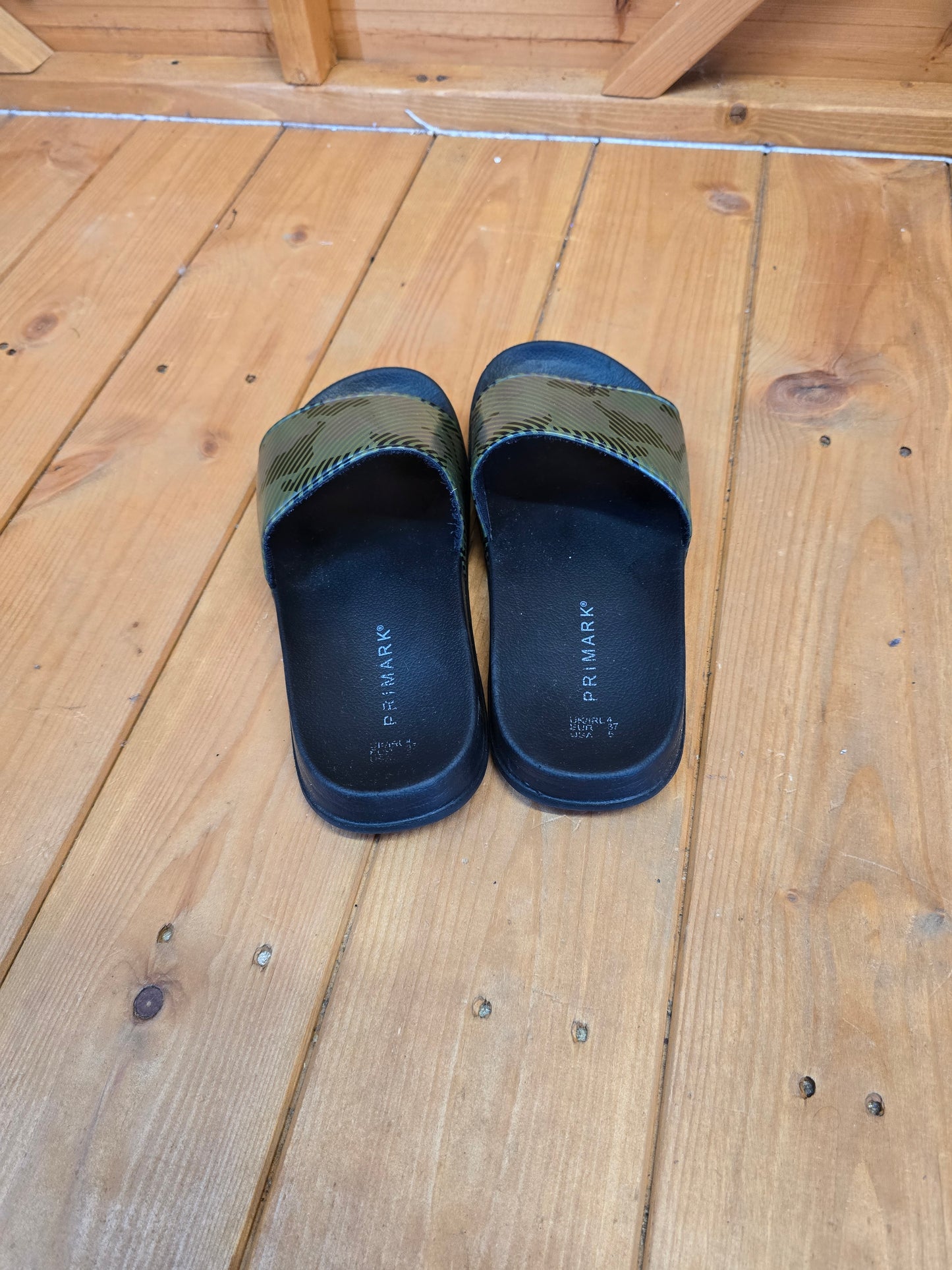 Primark Boys Camouflage Sliders Size 4 – Khaki Green, Comfy Fit, Summer Style, Trendy Design