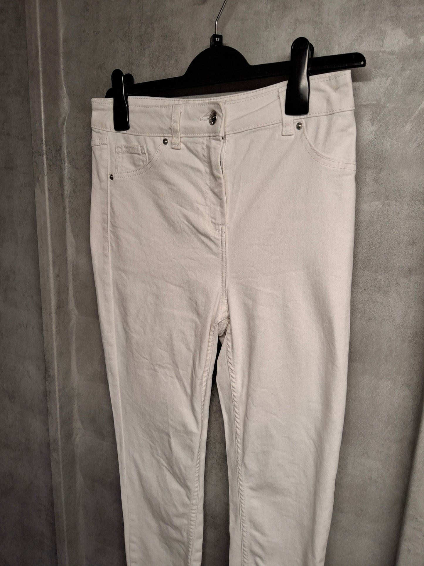 Matalan White Skinny Ankle Grazer Jeans – Size 10 – Fresh & Flattering 🌼