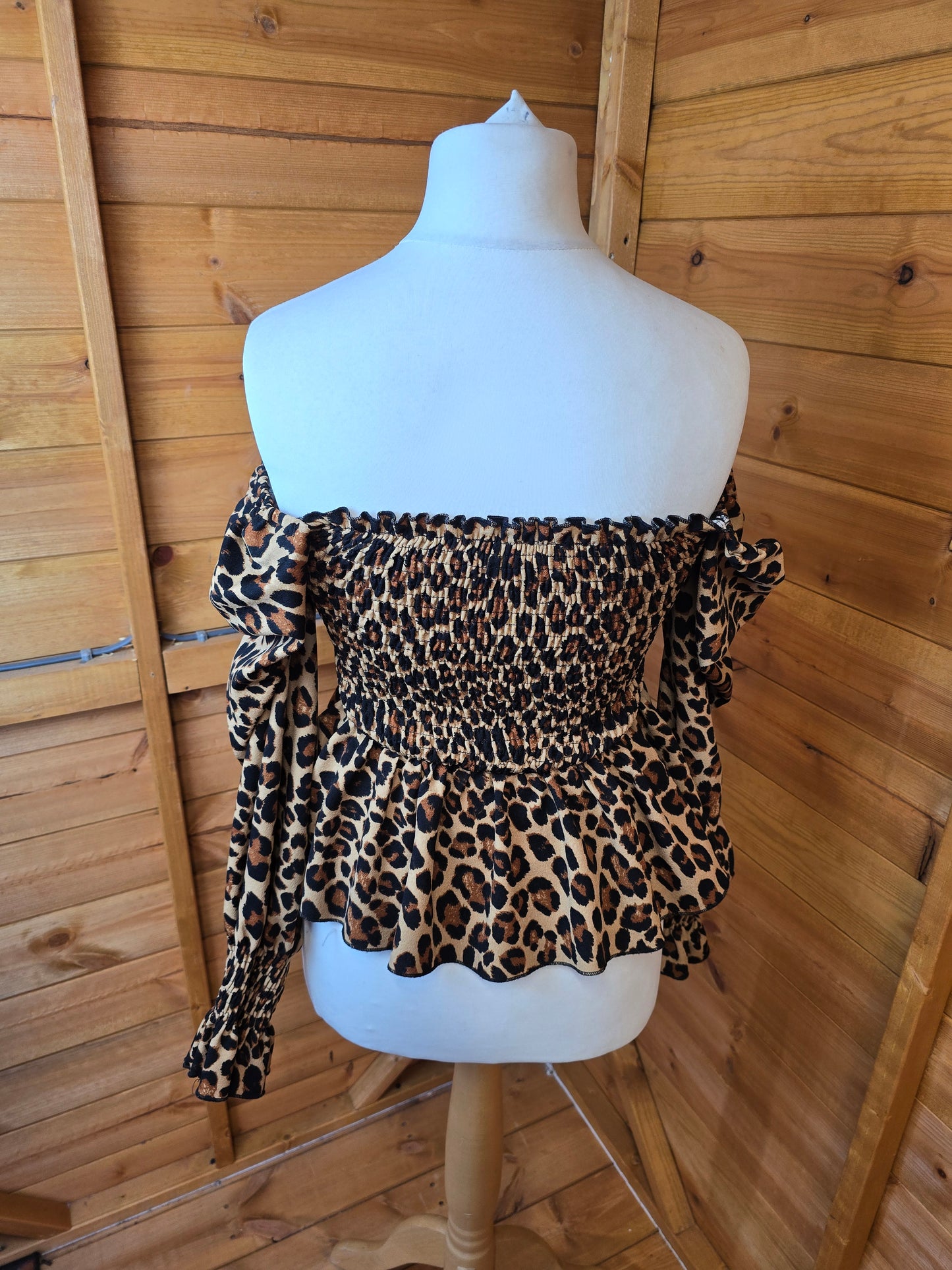 New Look Leopard Print Crop Top β Size 10 β On or Off Shoulder π
