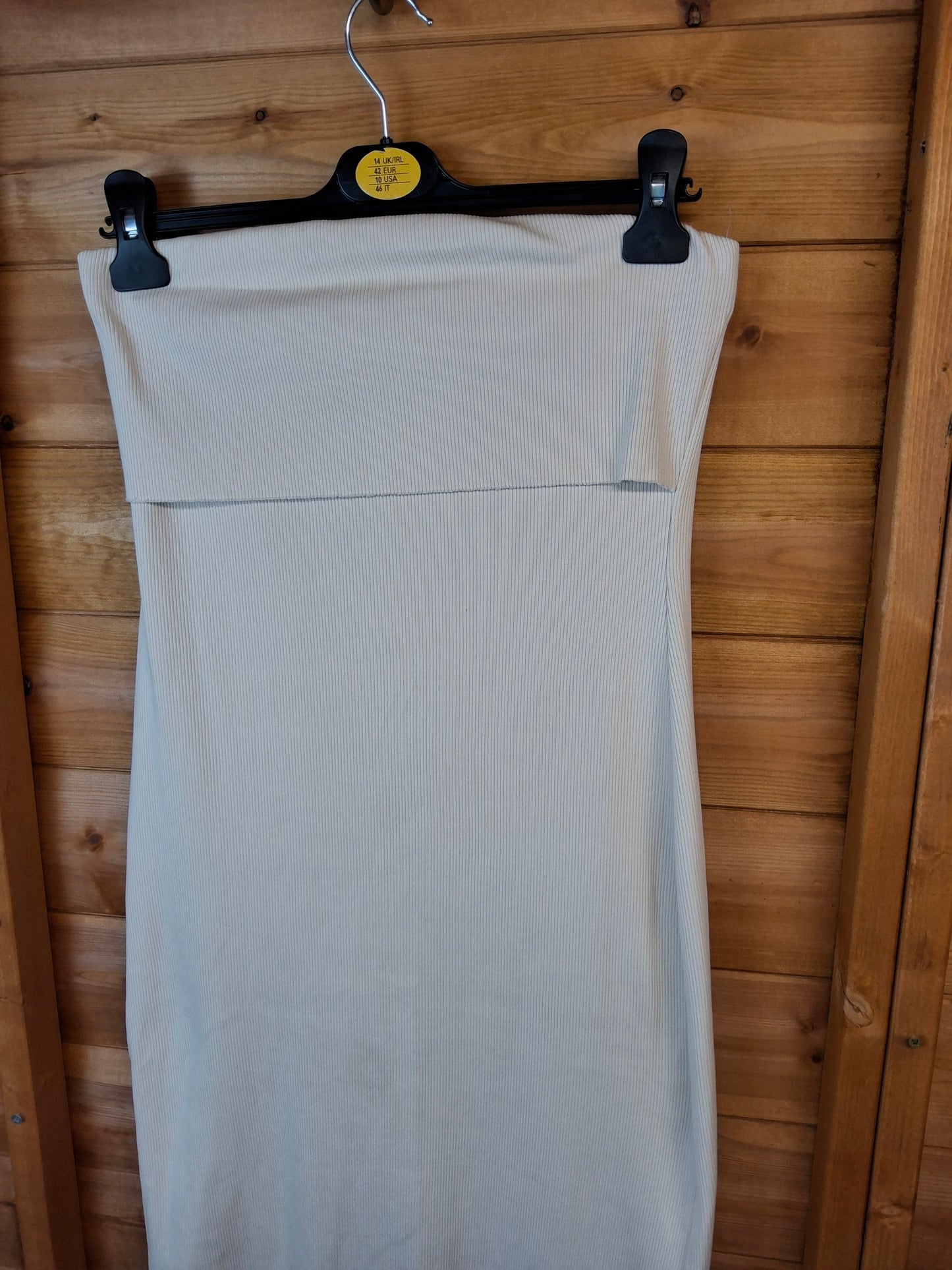 ✨ M&S Cream Strapless Bodycon Midi Dress – Size 10 – Cotton Comfort with a Chic Fit ✨
