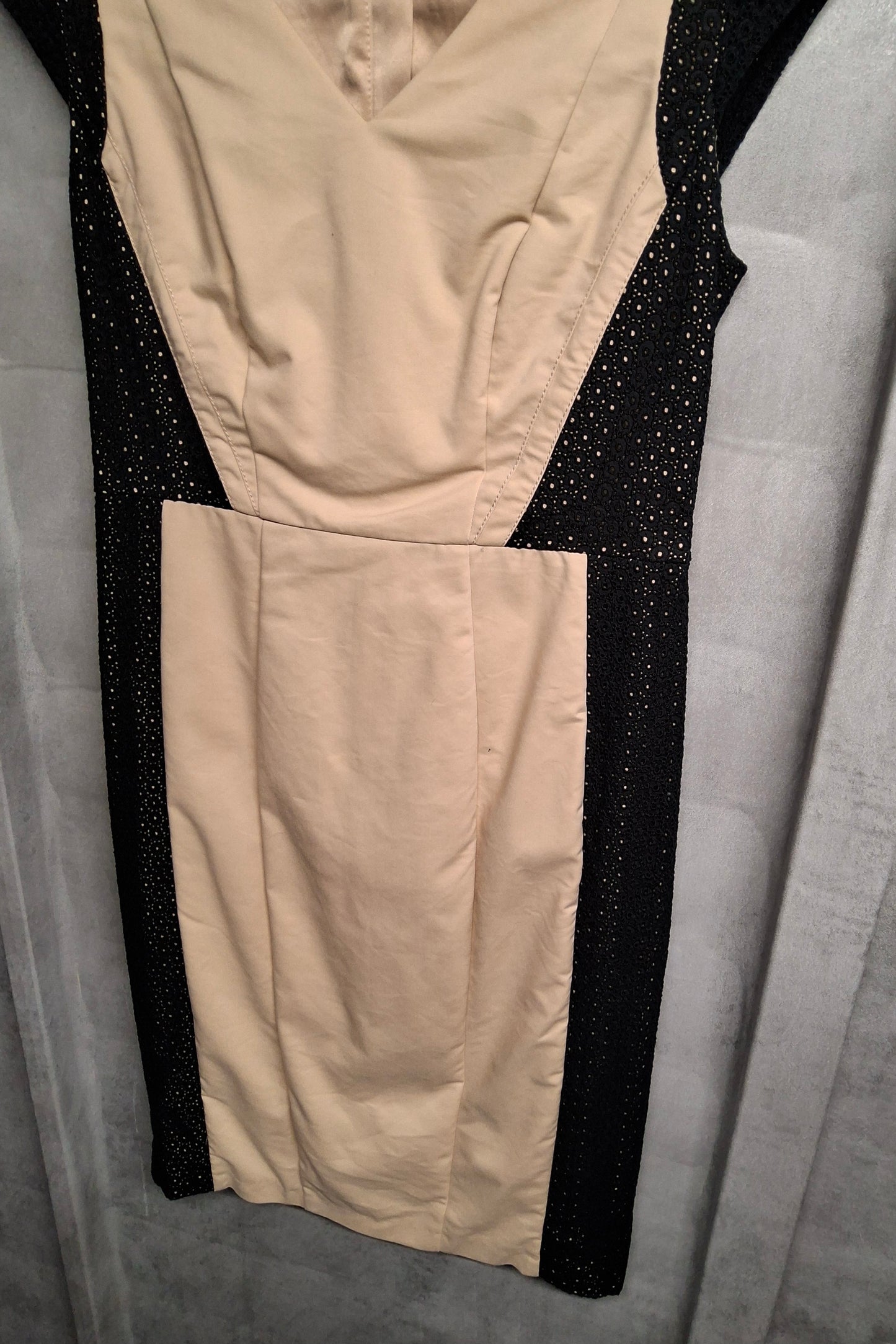 Autograph Beige & Black Pencil Dress – Size 10 – V-Neck Midi