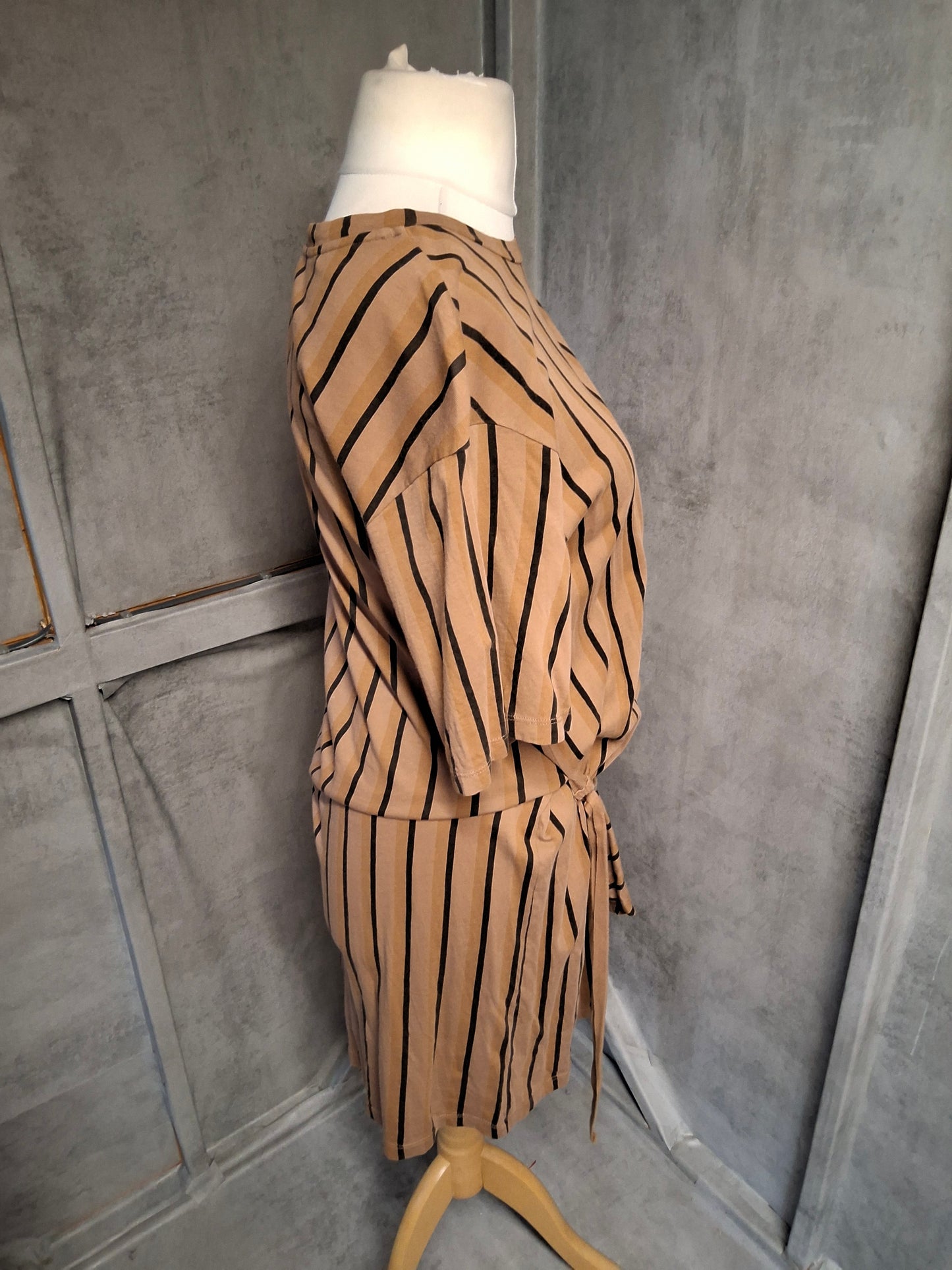 Zara Oversized Brown & Black Striped Wrap Dress – Size S (UK size 8–10) – Tie Waist – Easy Style