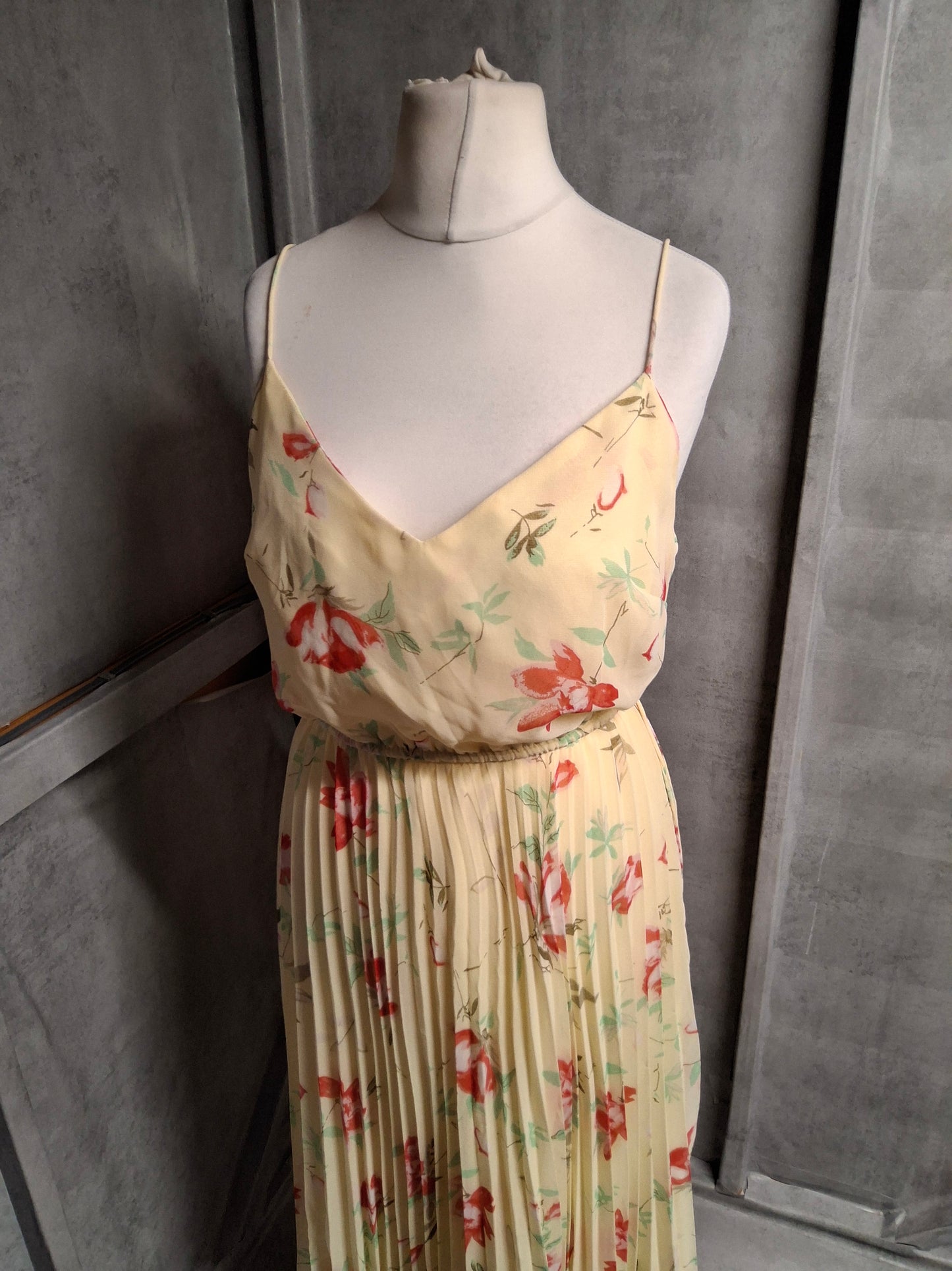 ASOS Yellow Floral Pleated Midi Dress | Size 12 | Garden Party Approved