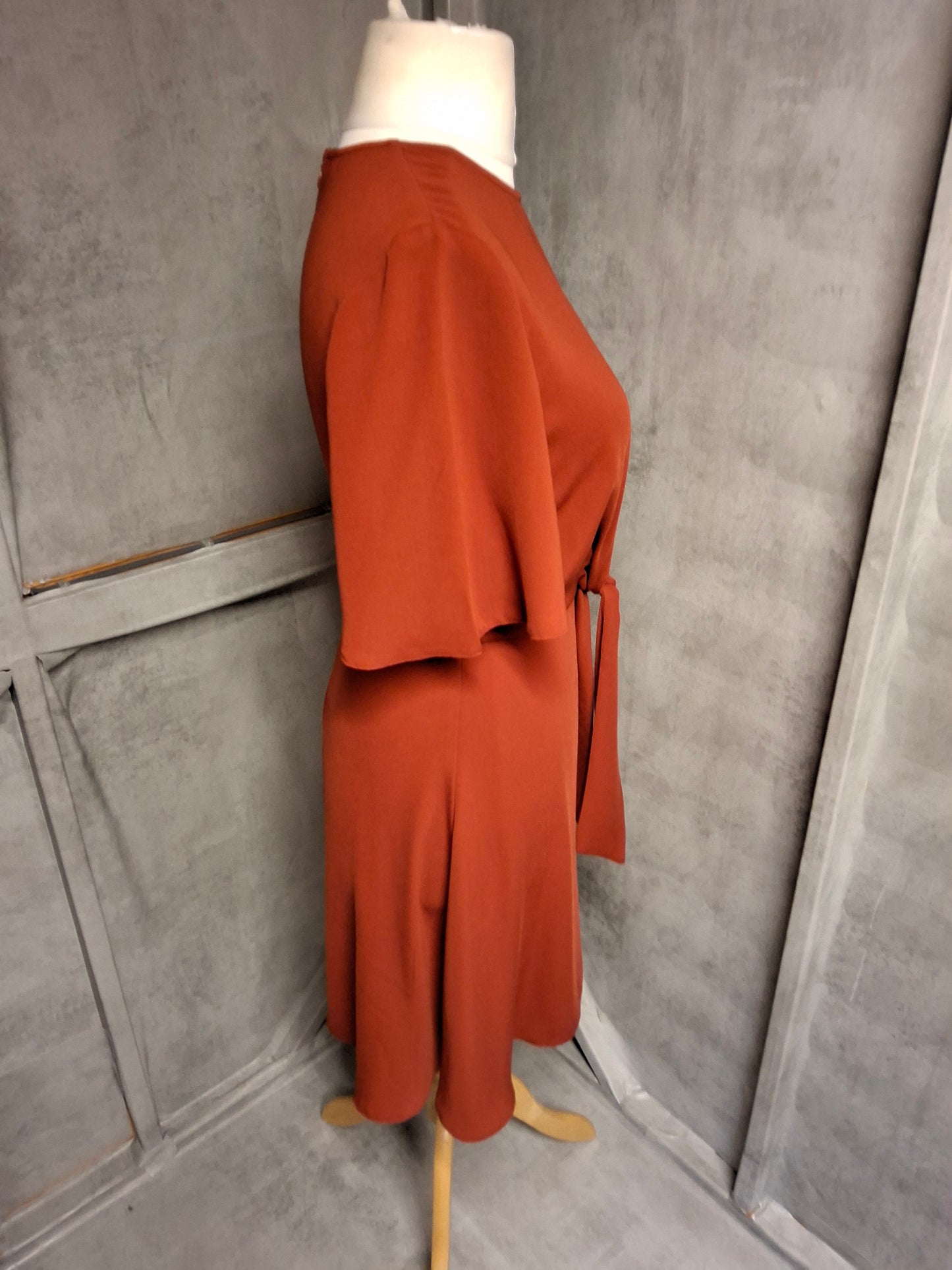 Primark Burnt Orange Knot Front Dress ā Size 8 ā Flared Knee Length