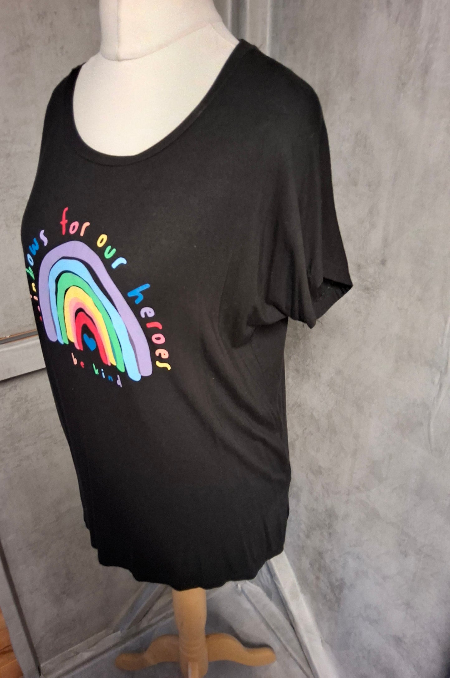 F&F Black Rainbow Graphic T-Shirt β Size 10 β Be Kind Slogan Tee π
