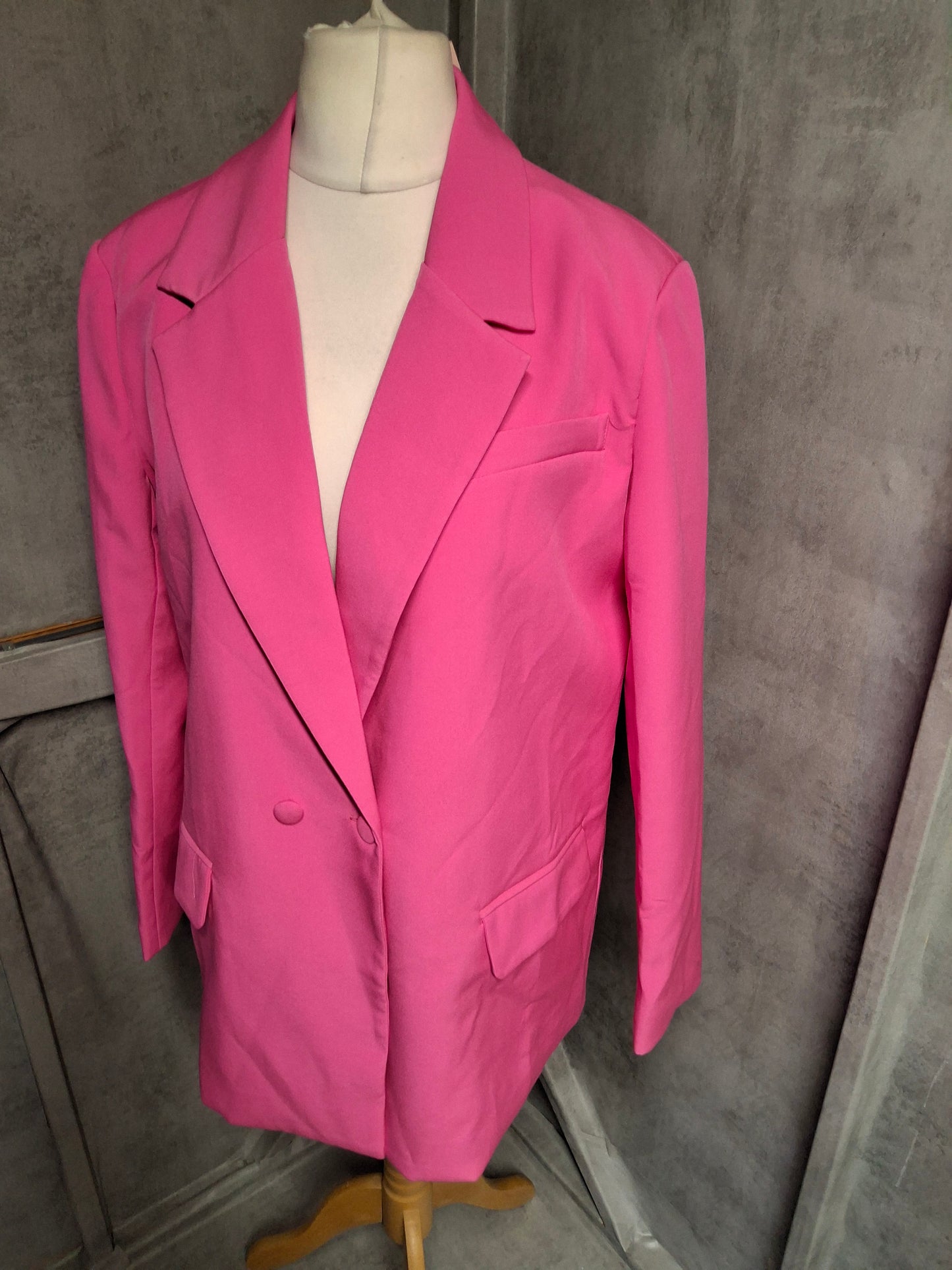Missguided Bright Pink Oversized Blazer – Size 8 – NWT