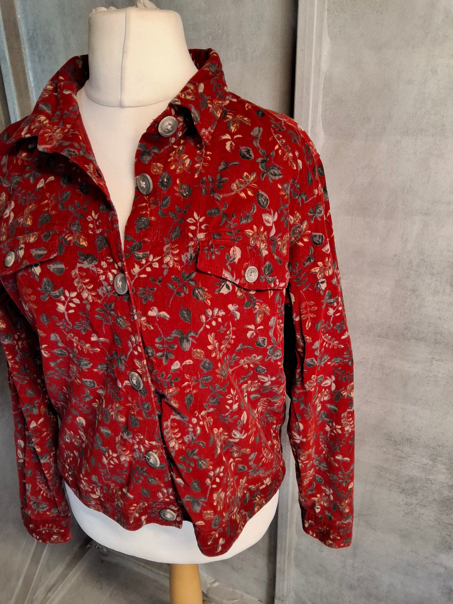 Christopher & Banks Burgundy Floral Cord Shirt ā Size M (UK size 10/12) ā 100% Cotton