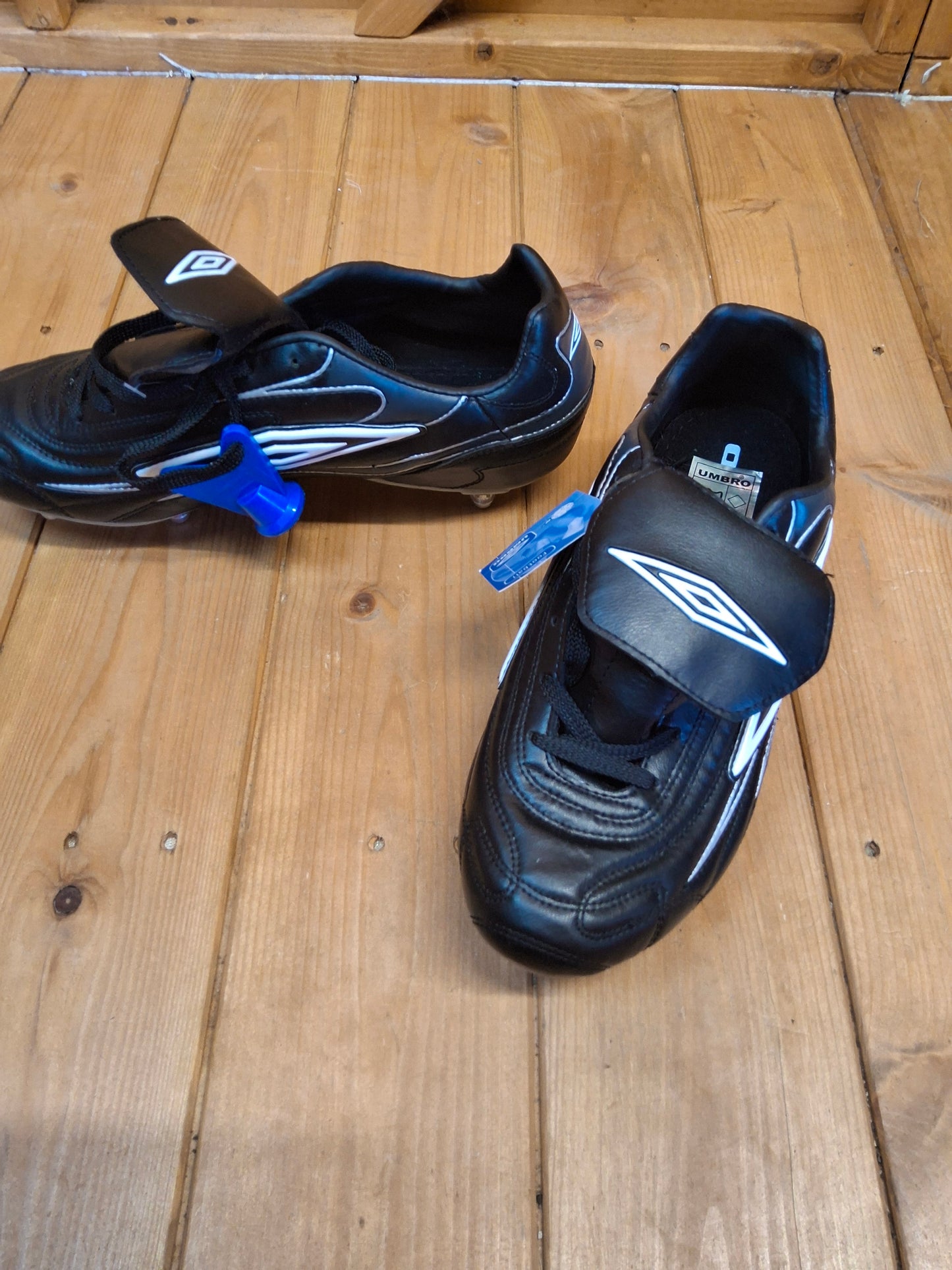 Umbro Men’s Black Football Boots – UK 9 – New with Tags