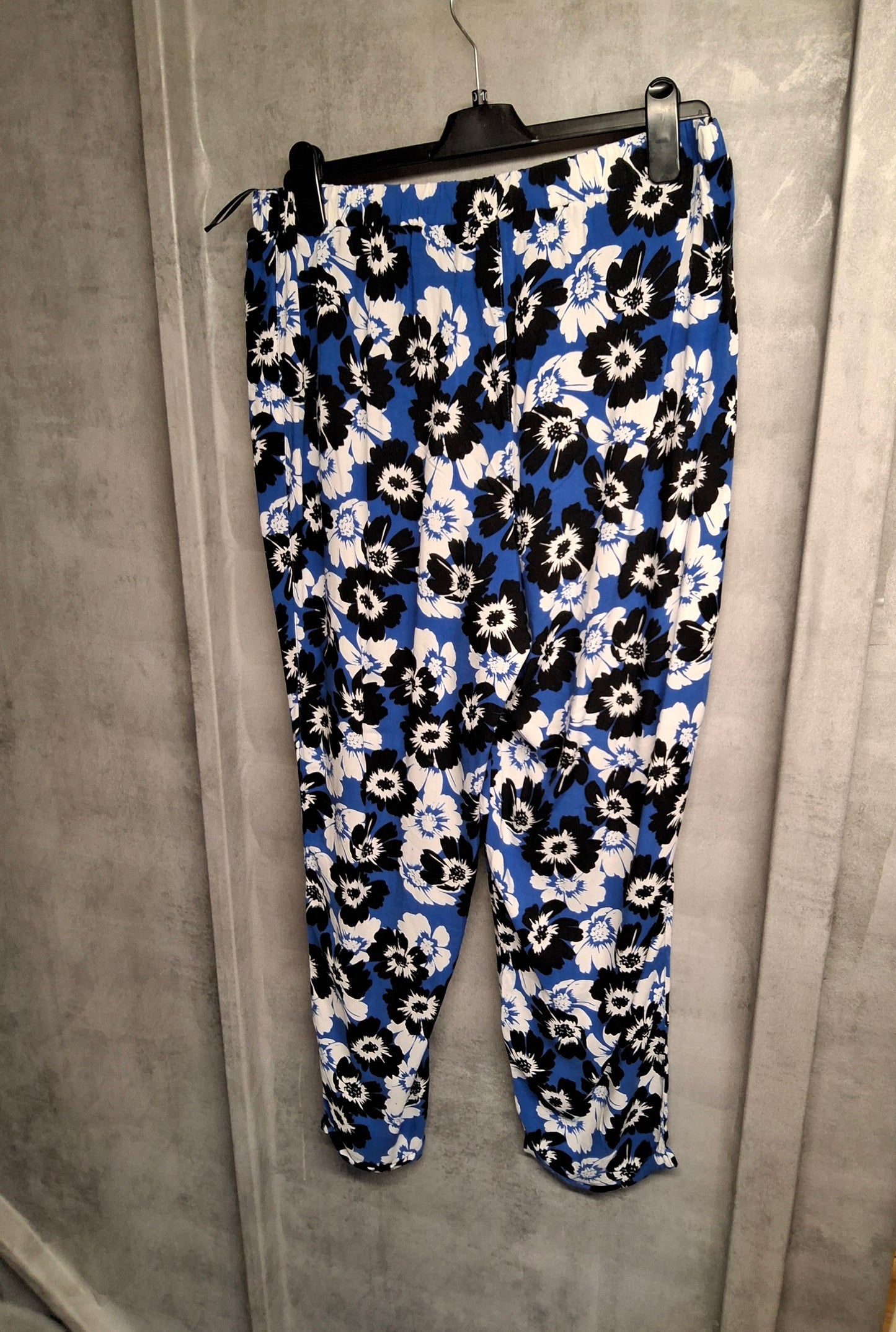 George Blue Floral Lightweight Trousers Size 18 β Slim Leg Viscose